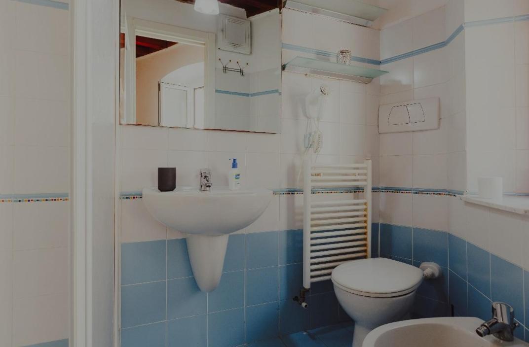 One-Bedroom Apartment - Photo 3