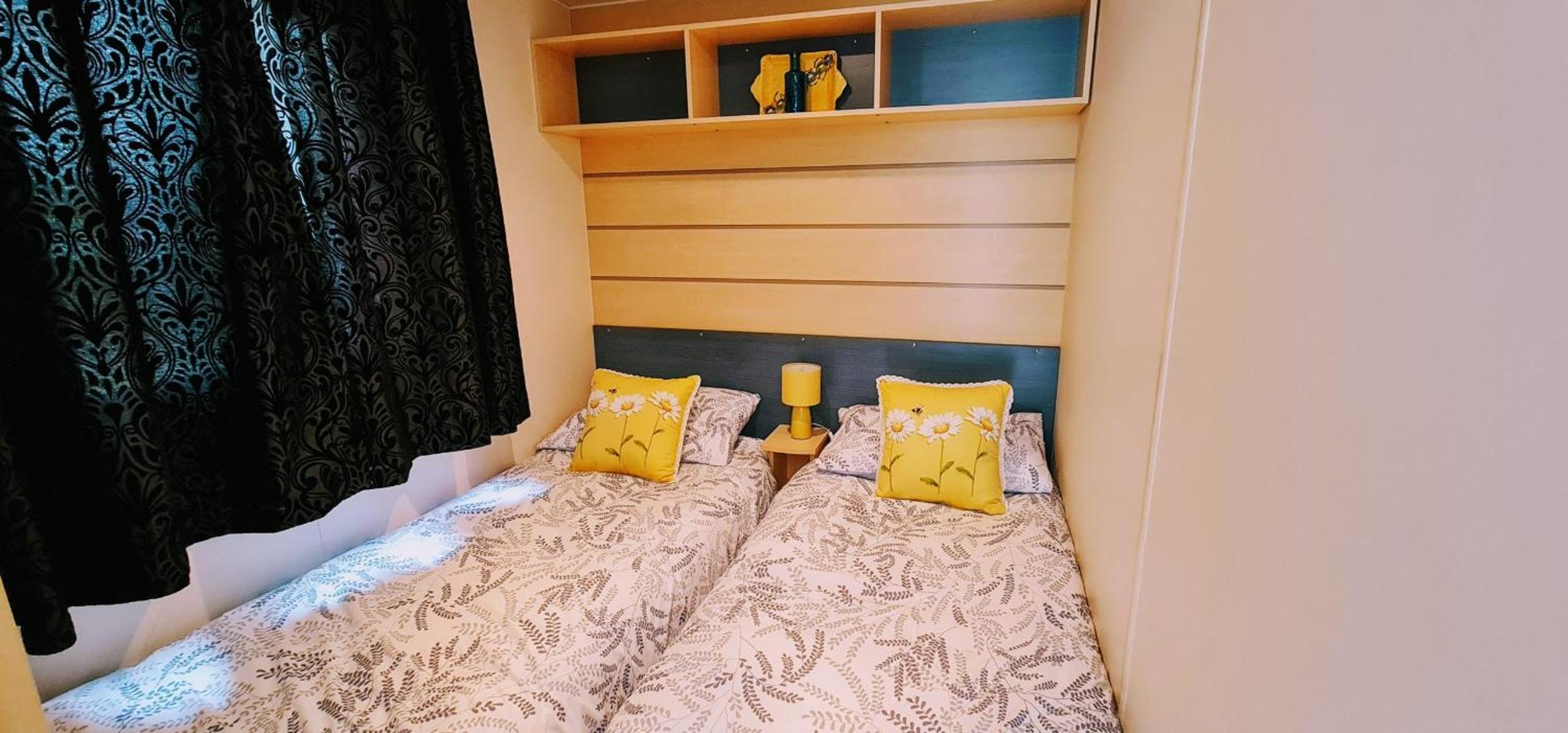 Mobile Home photo 2