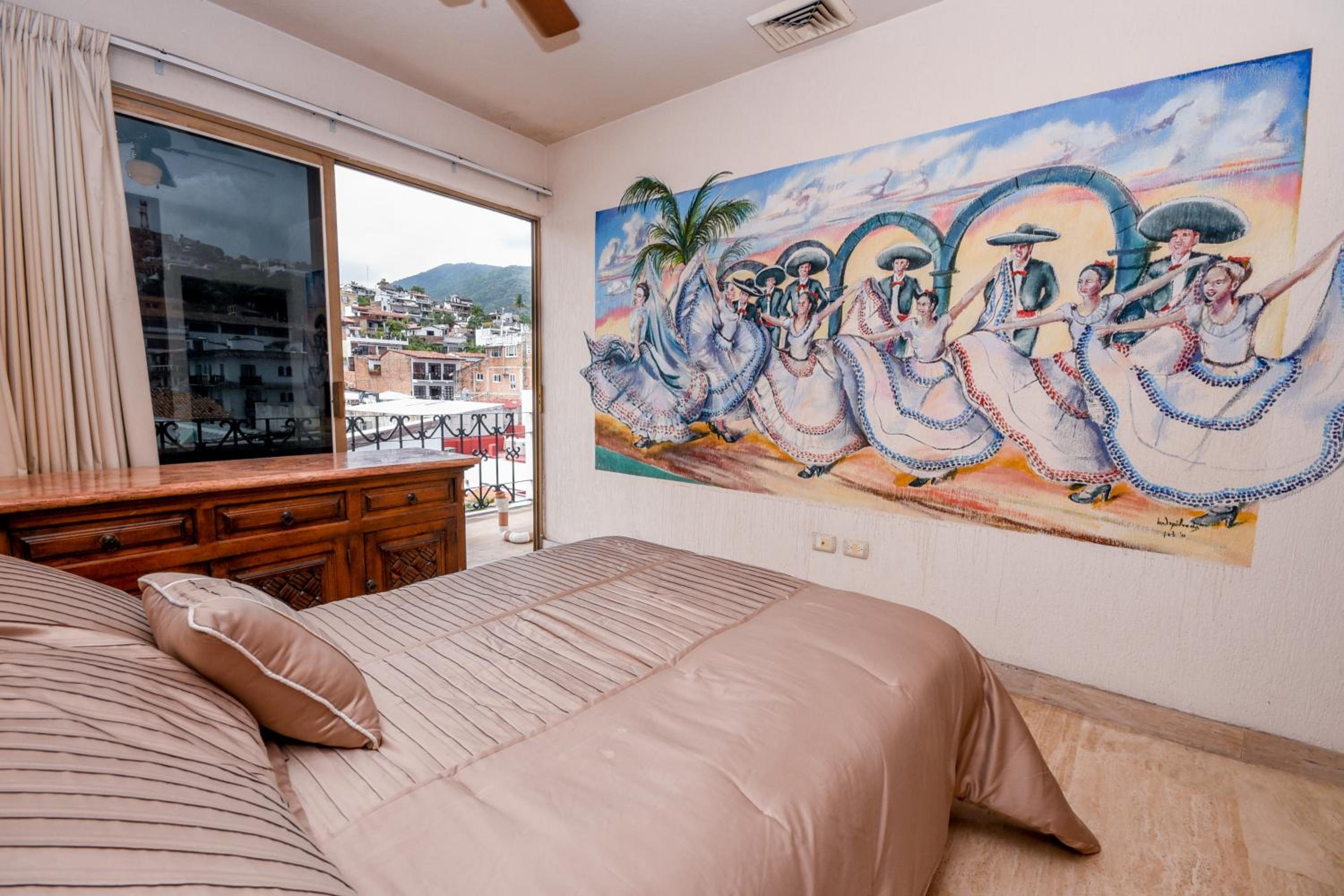 Apartment with Sea View - Photo 3