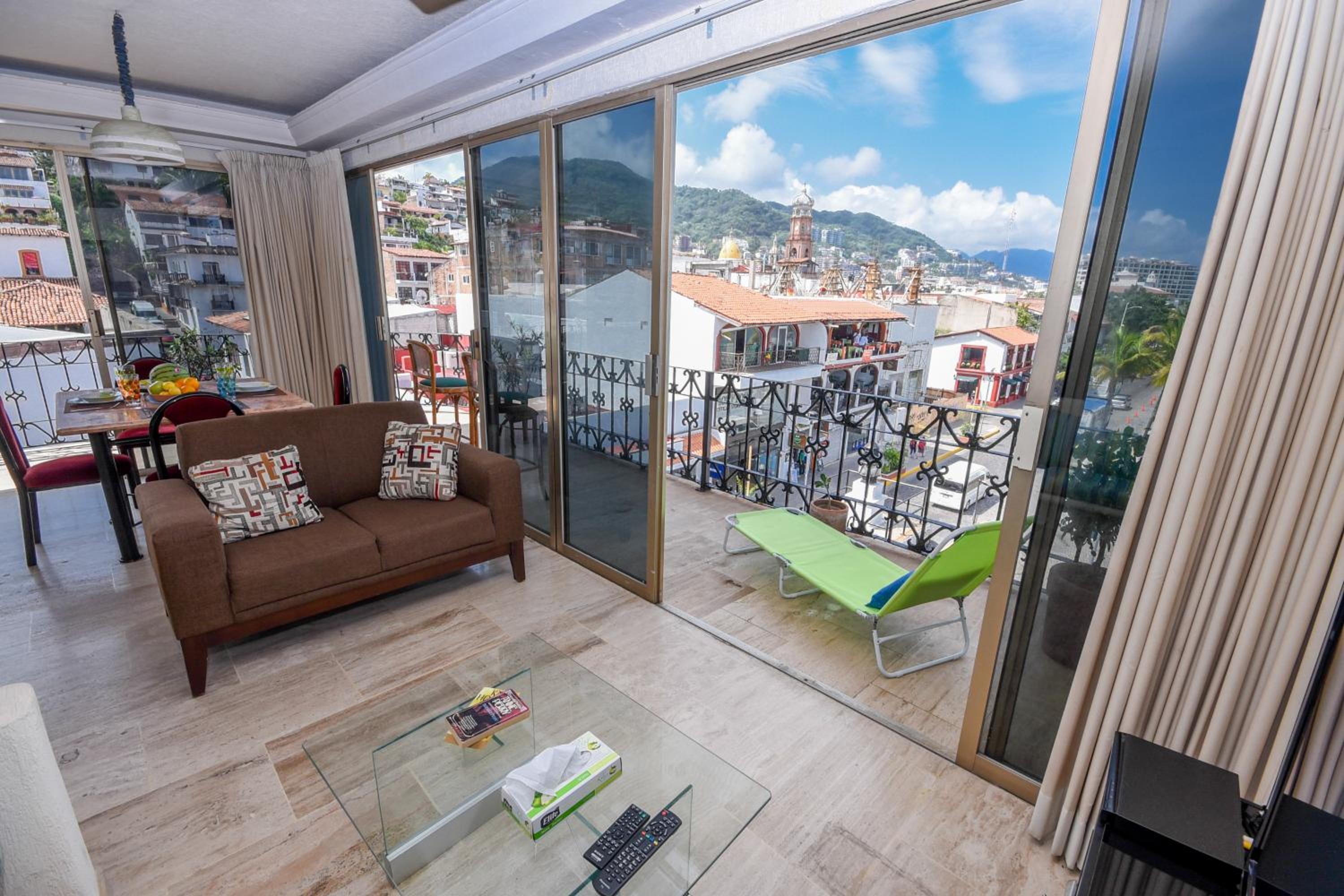 Apartment with Sea View - Photo 5