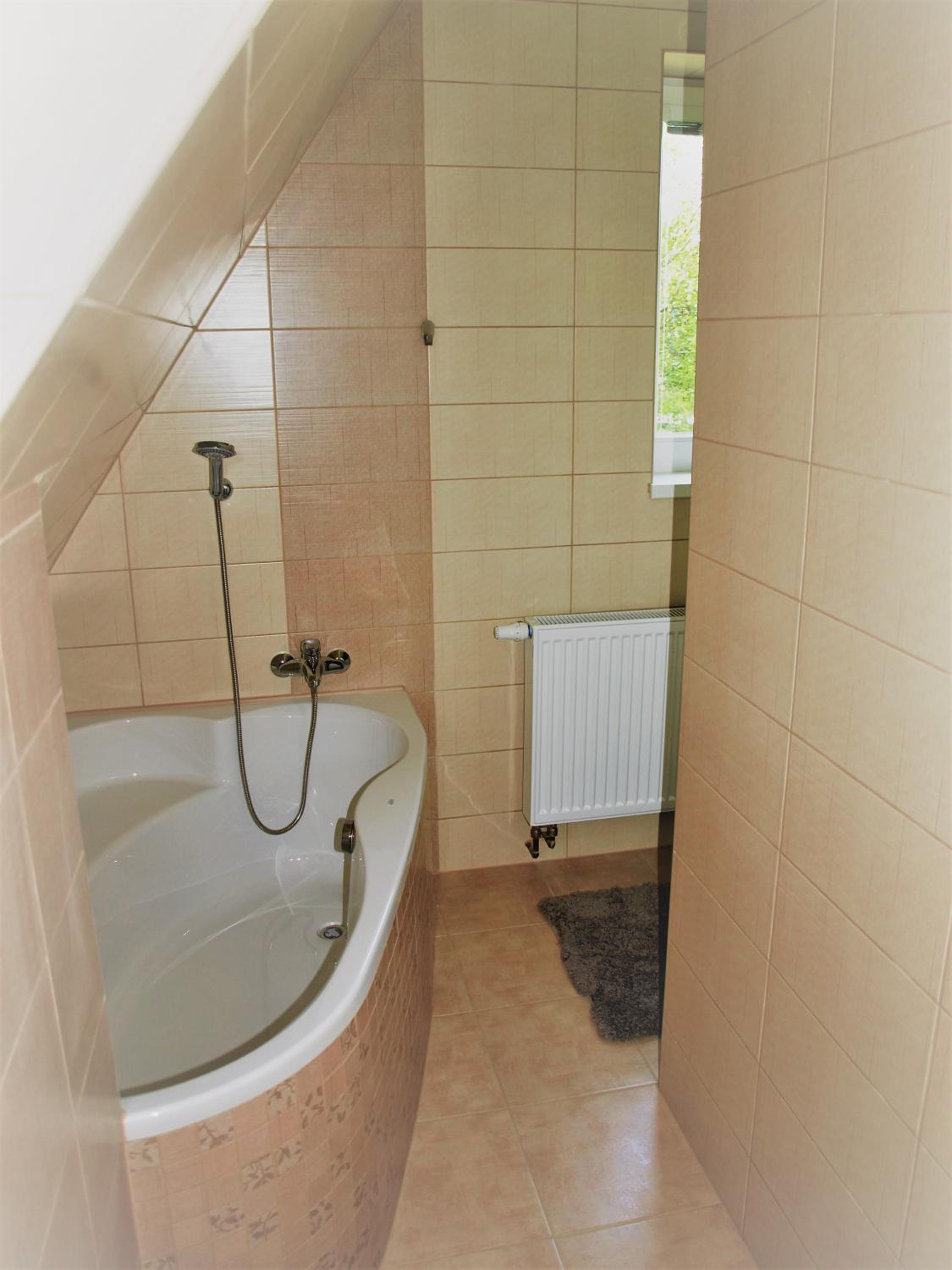 Deluxe Double Room with Extra Bed - Photo 13