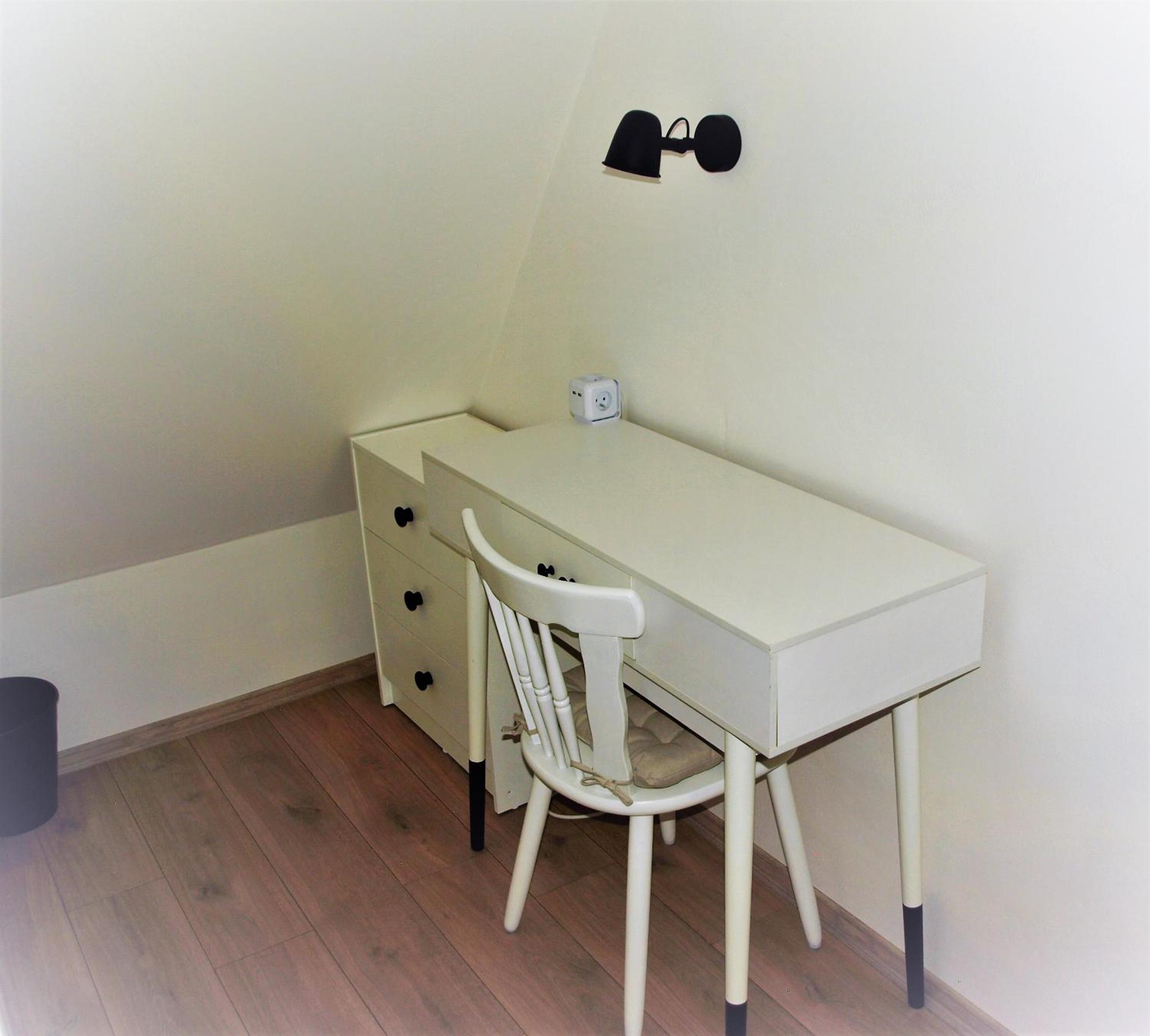 Executive Suite - Photo 23