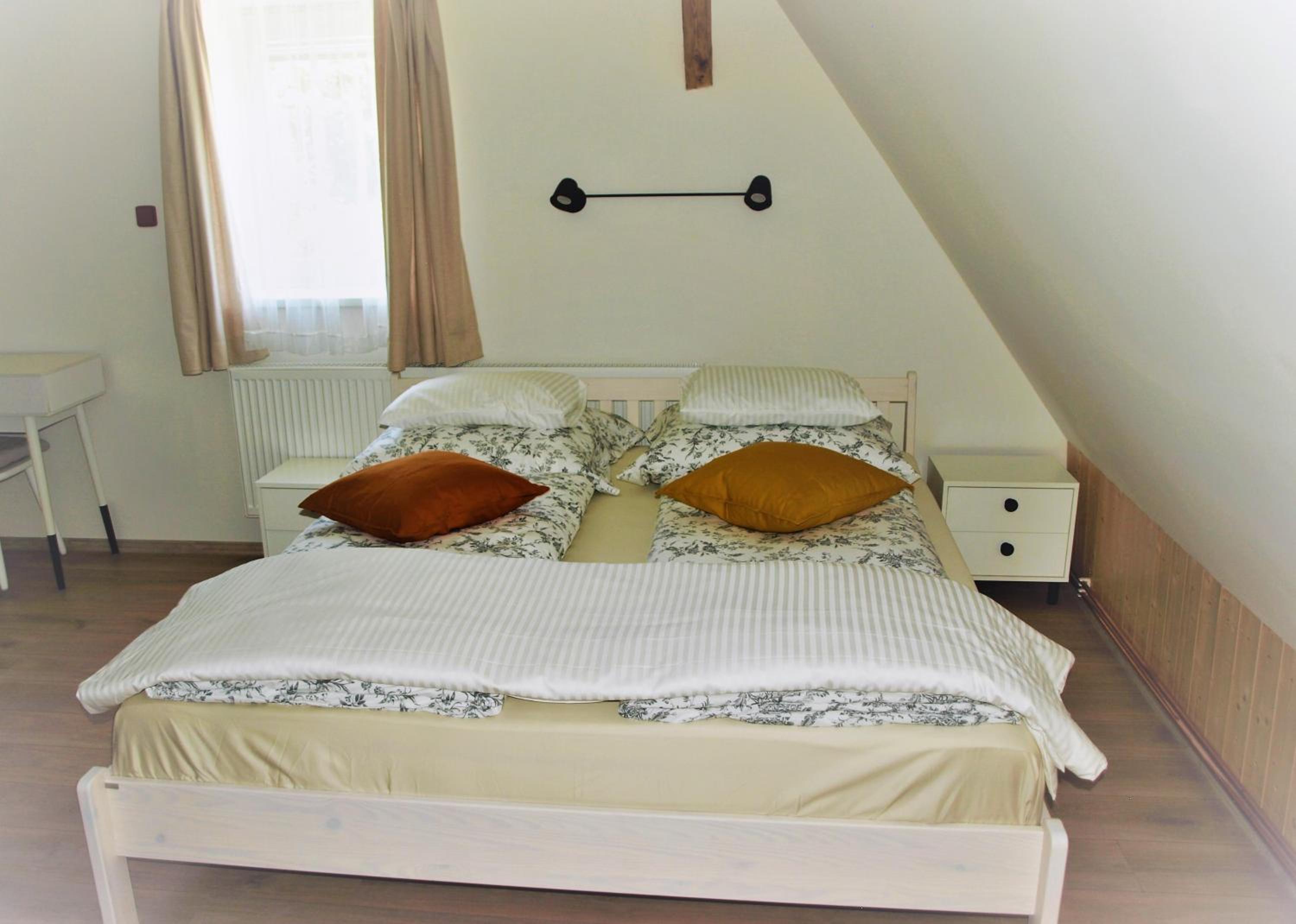 Executive Suite - Photo 14