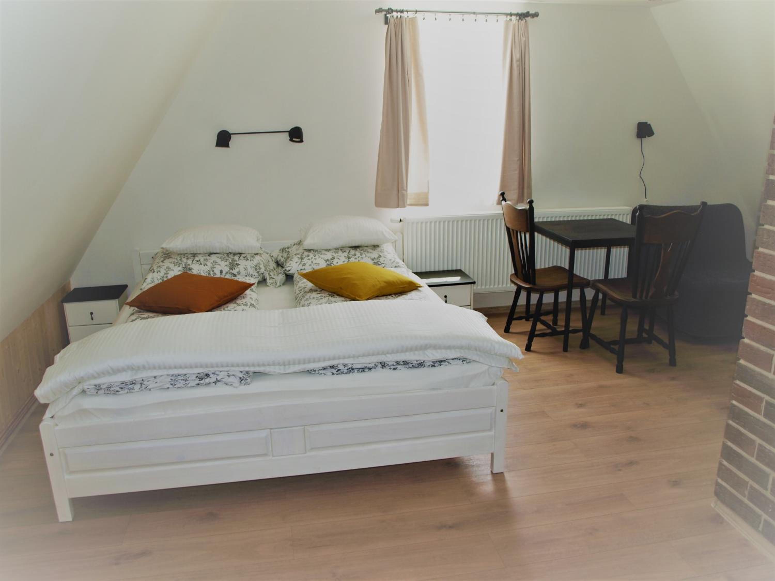 Executive Suite - Photo 16