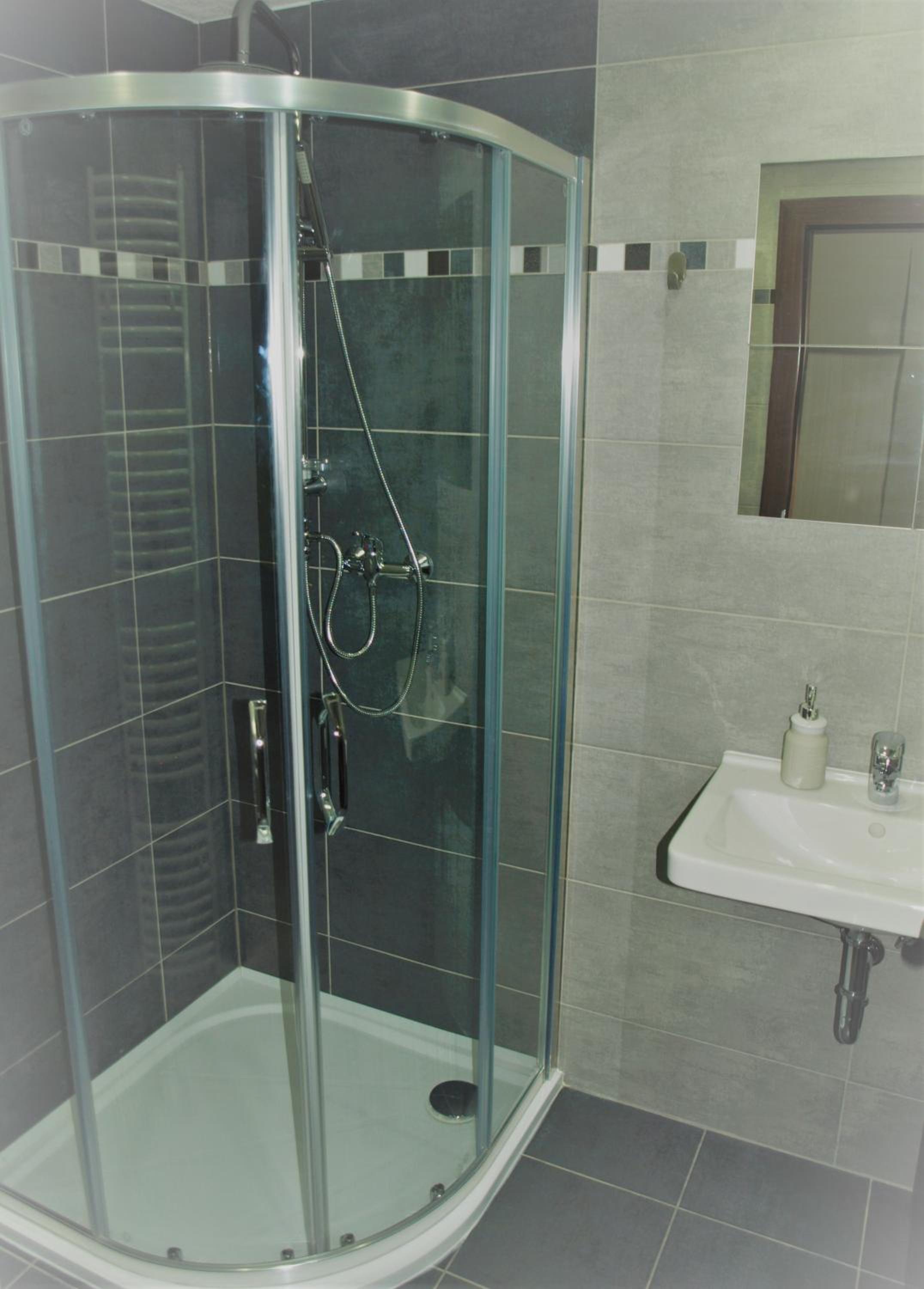 Executive Suite - Photo 19