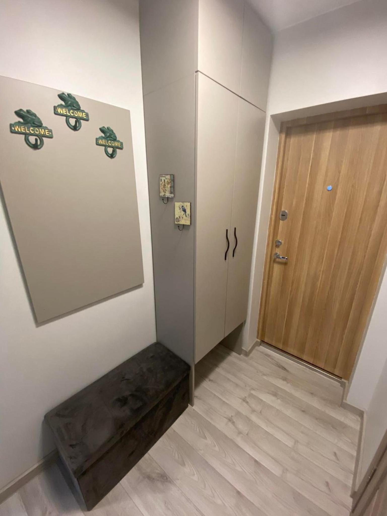 One-Bedroom Apartment - Photo 12