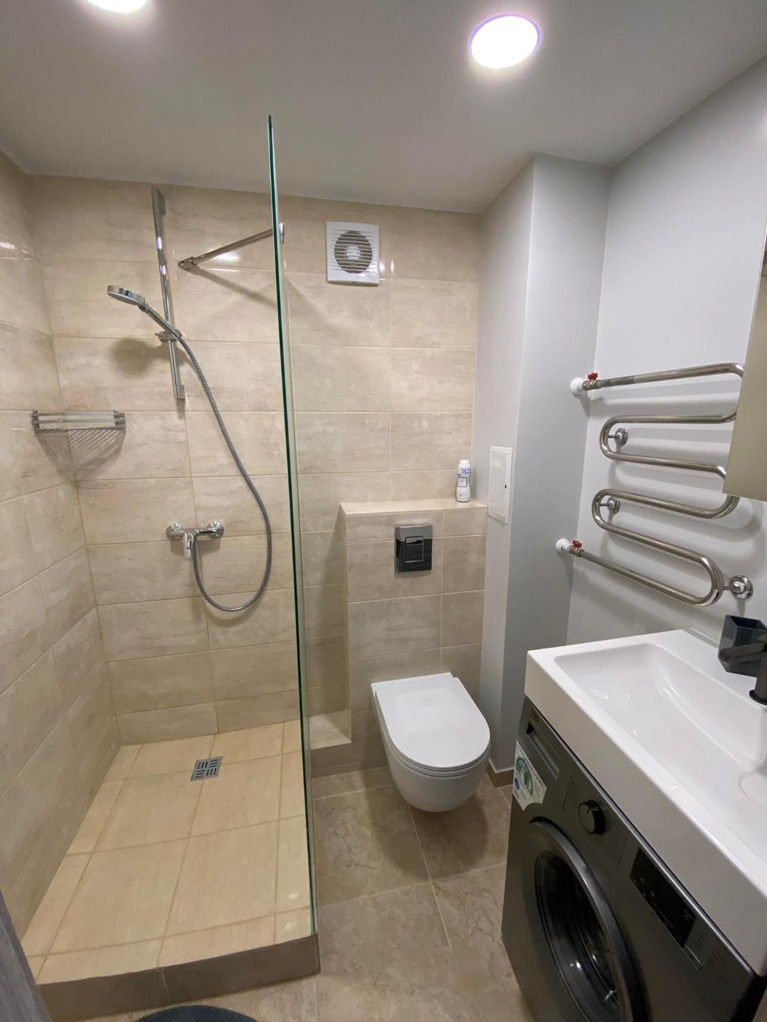 One-Bedroom Apartment - Photo 11