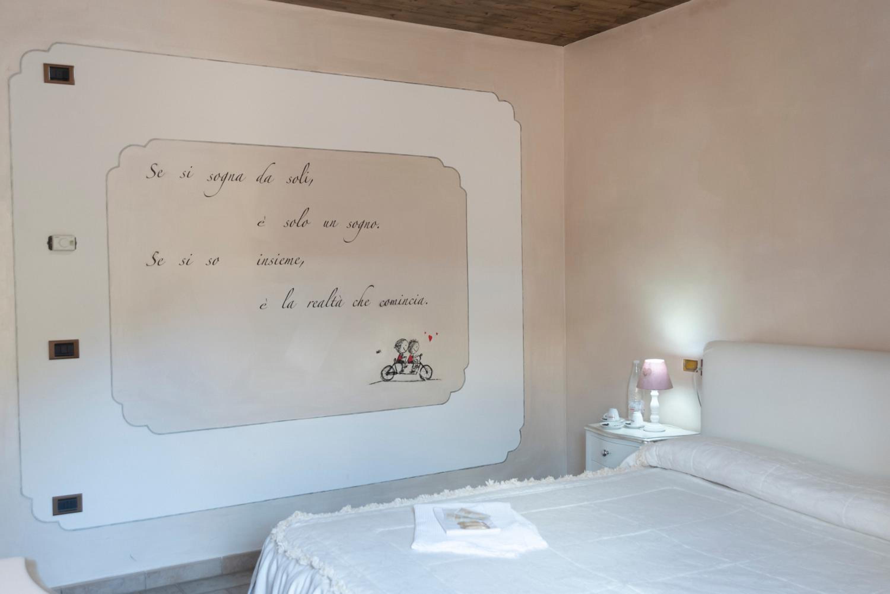 Large Double Room photo 1