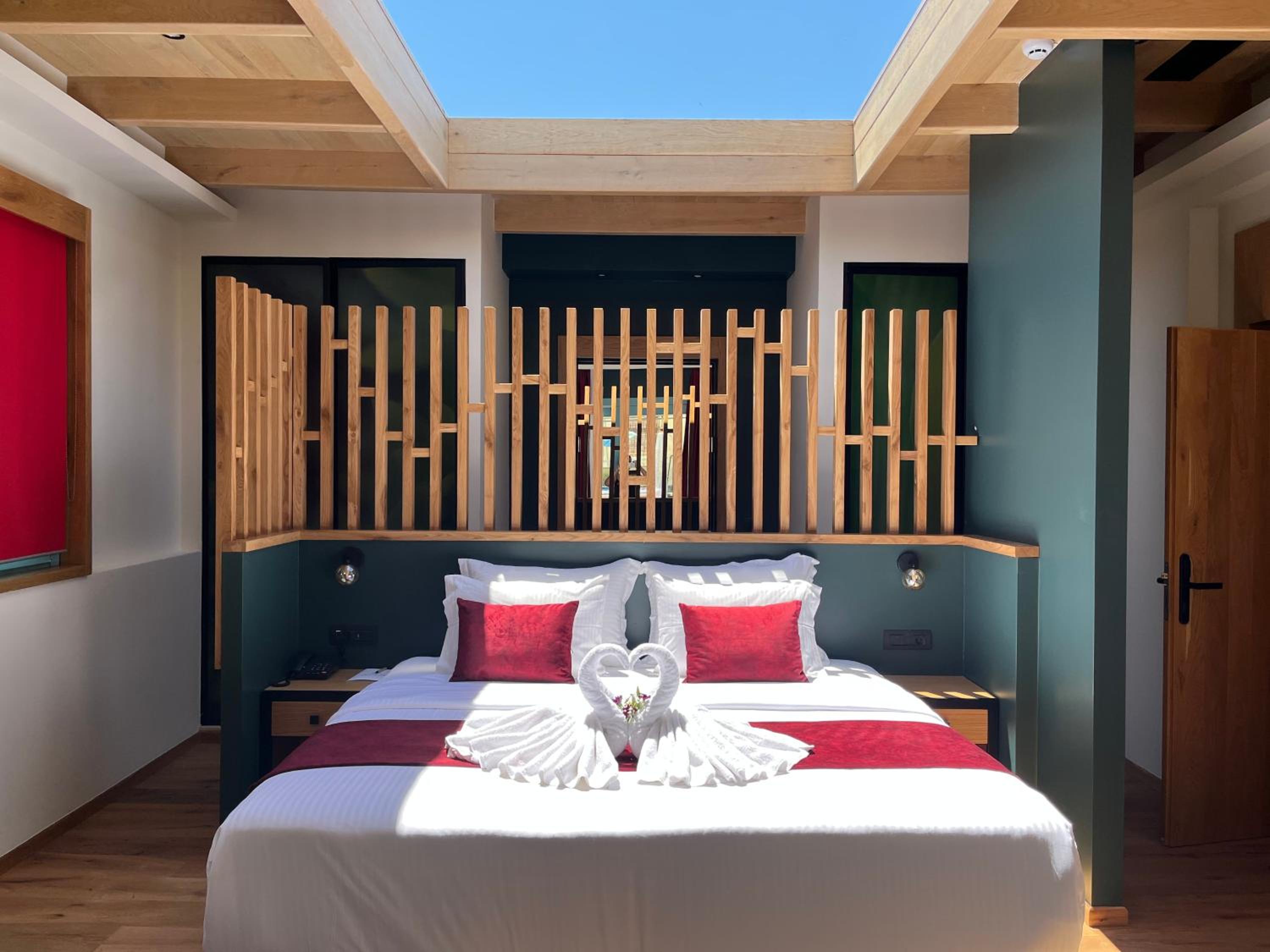 Lux Suite with Outdoor Jacuzzi