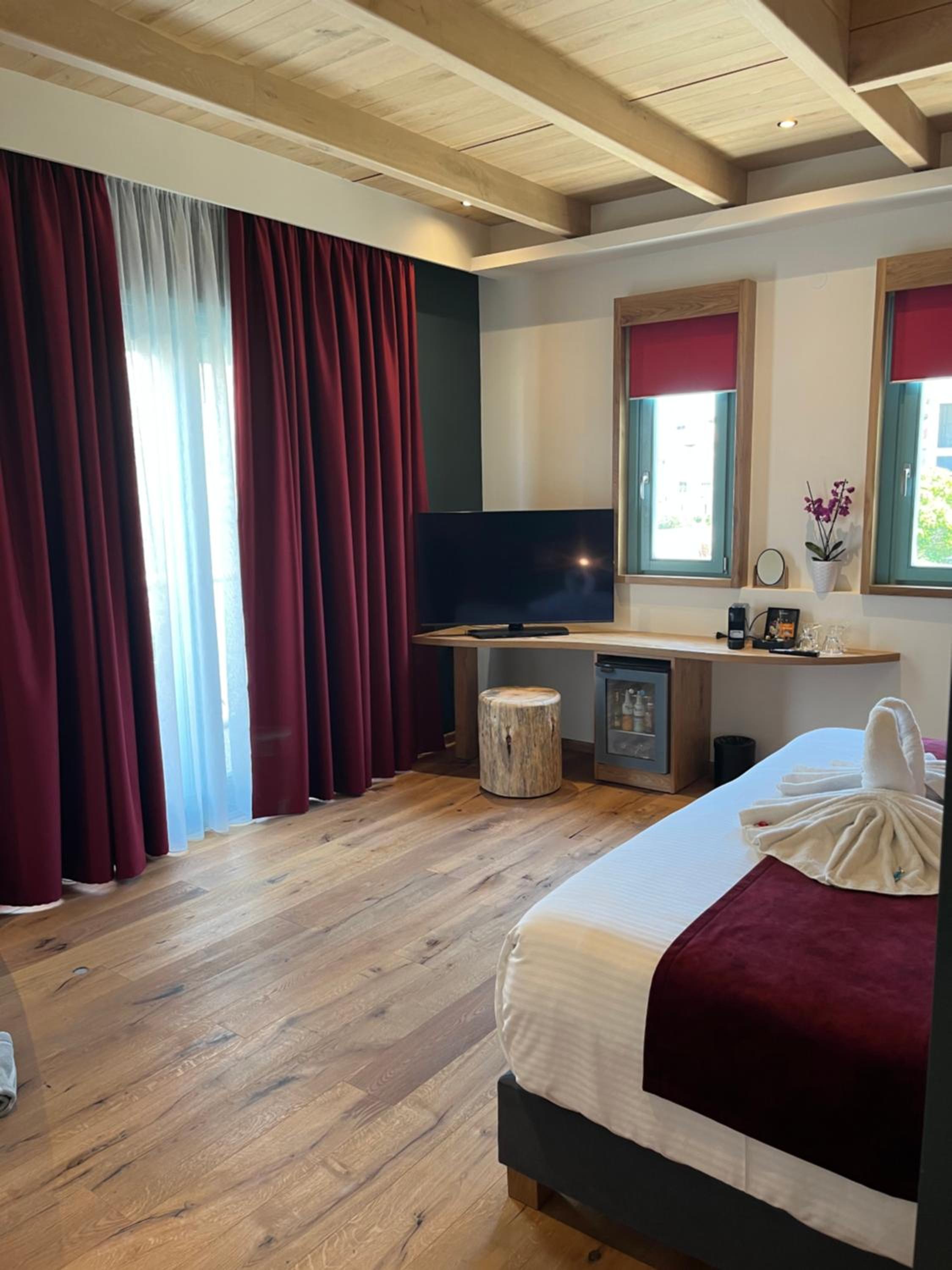 Lux Suite with Indoor Jacuzzi