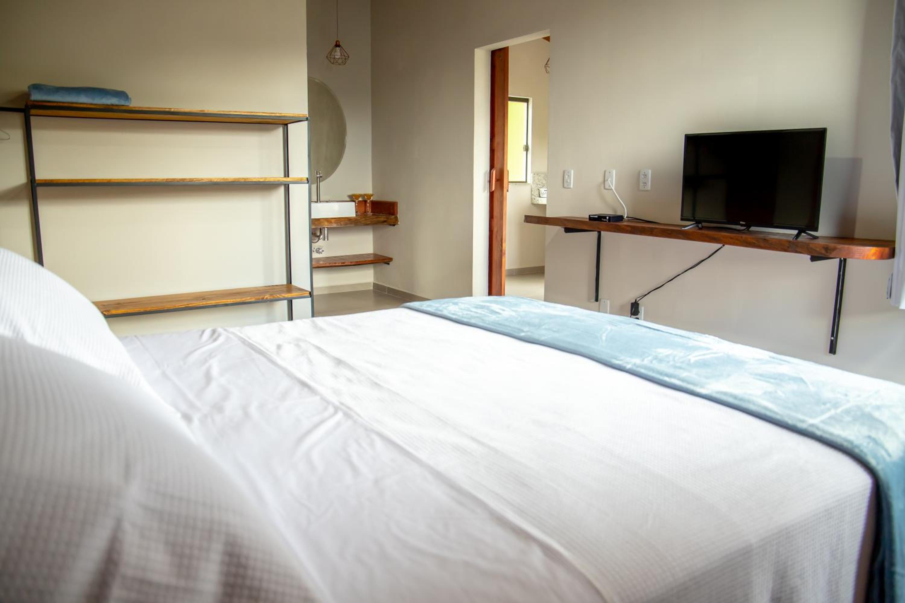 One-Bedroom Apartment - Photo 15