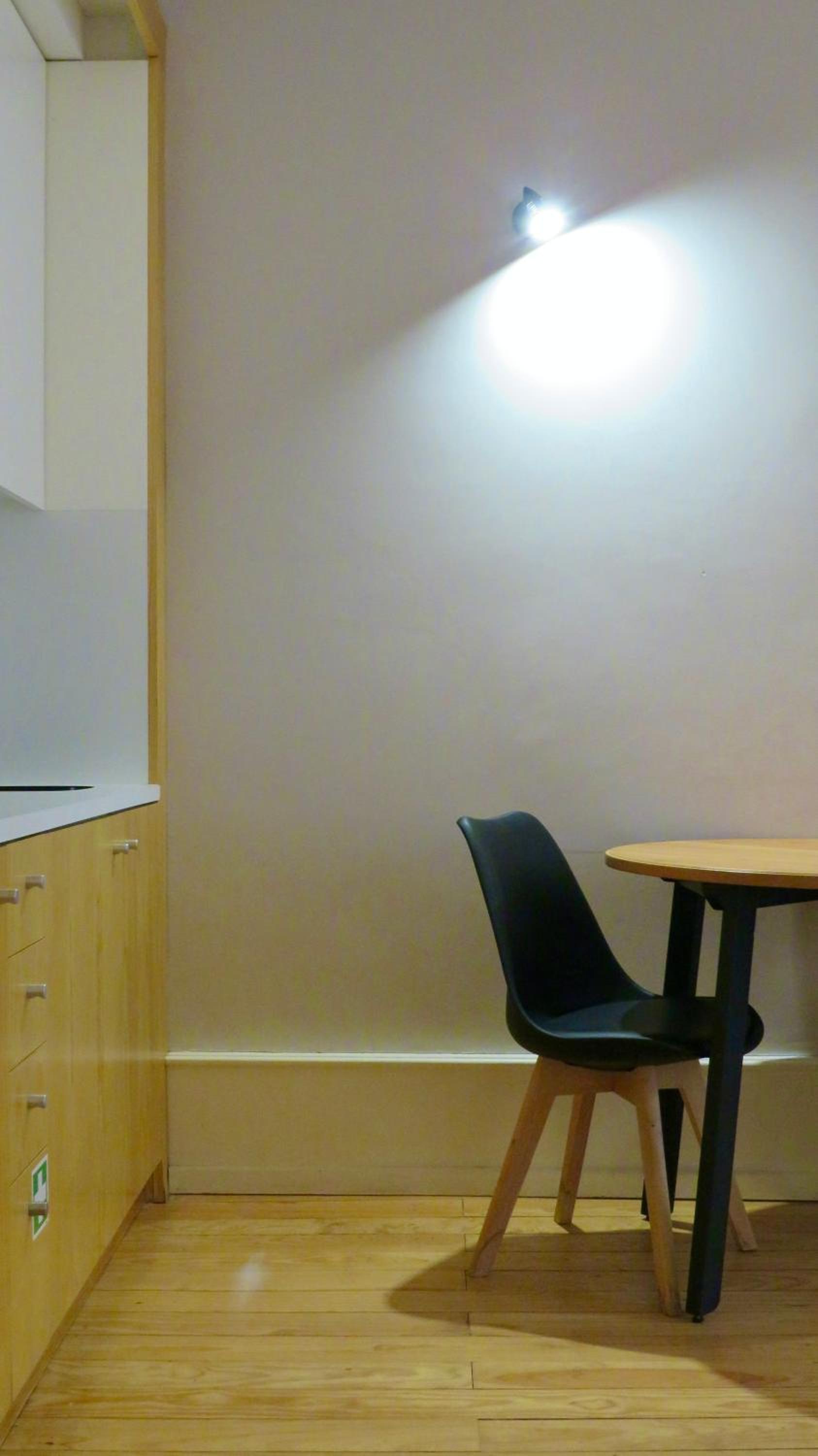 Studio with Balcony - Photo 6
