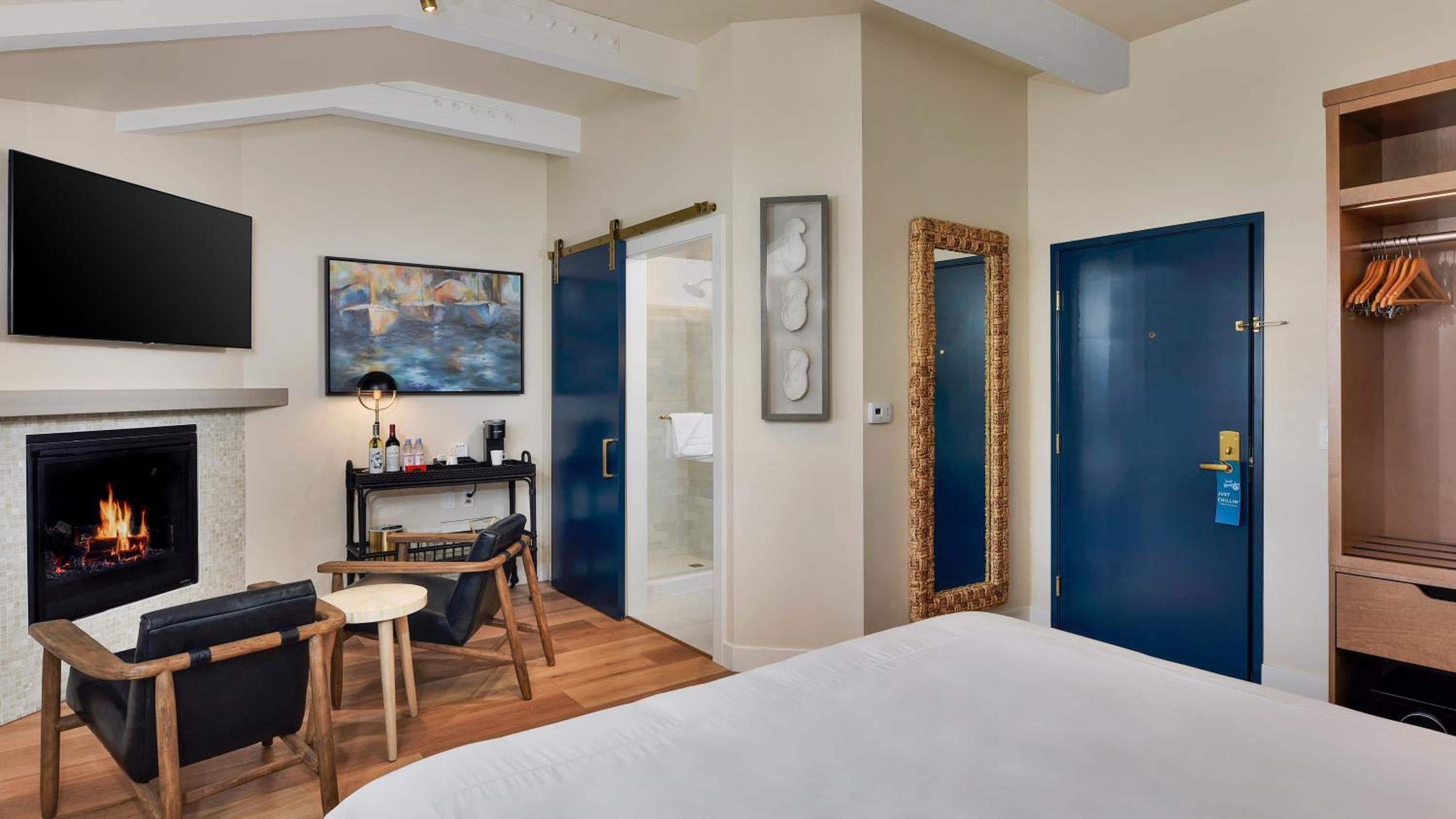 Premier California King - Town View photo 1