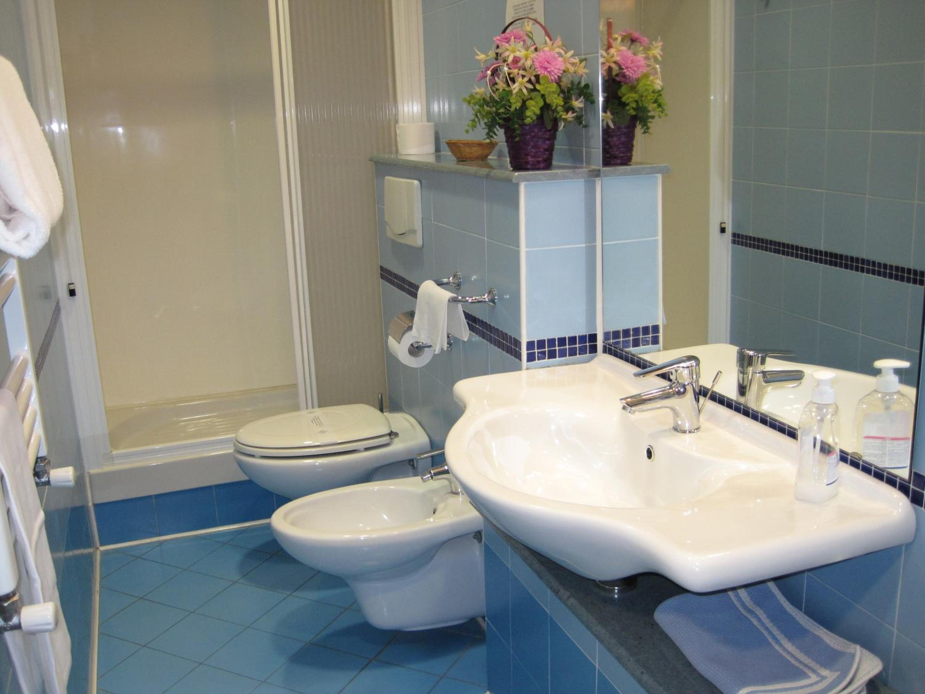 Double Room with Private Bathroom - Photo 5