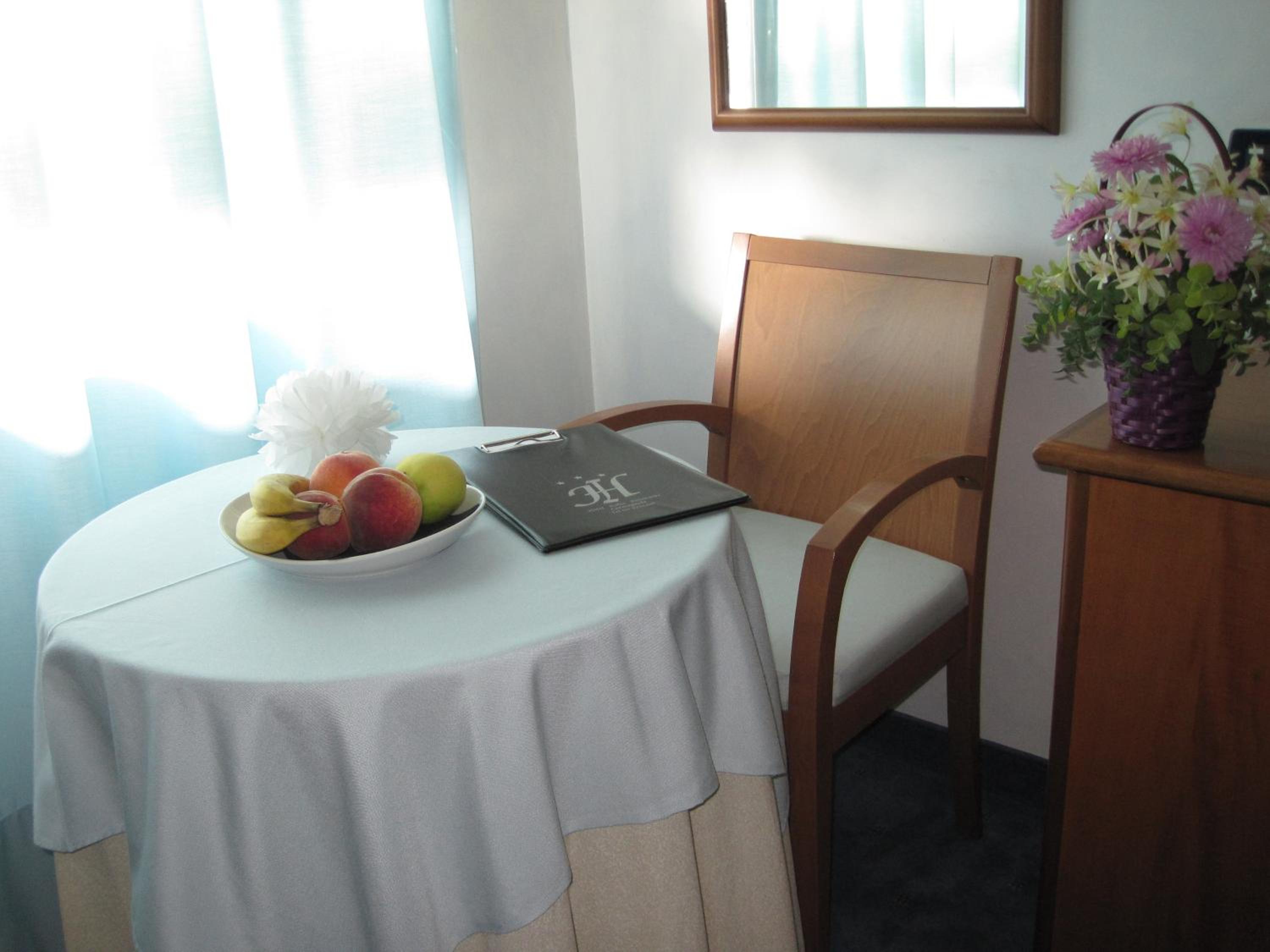 Triple Room with Private Bathroom - Photo 7