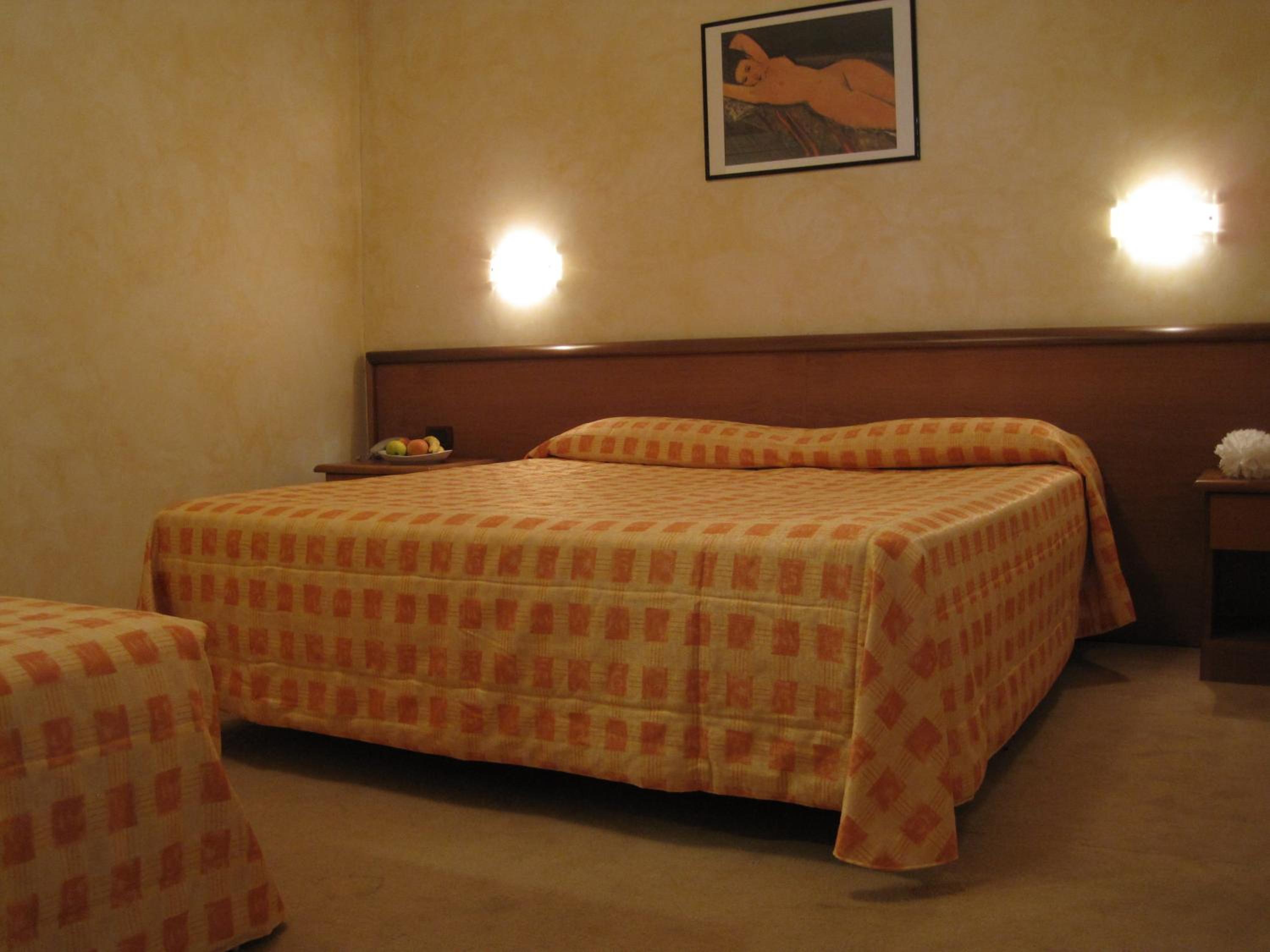 Triple Room with Private Bathroom - Photo 5