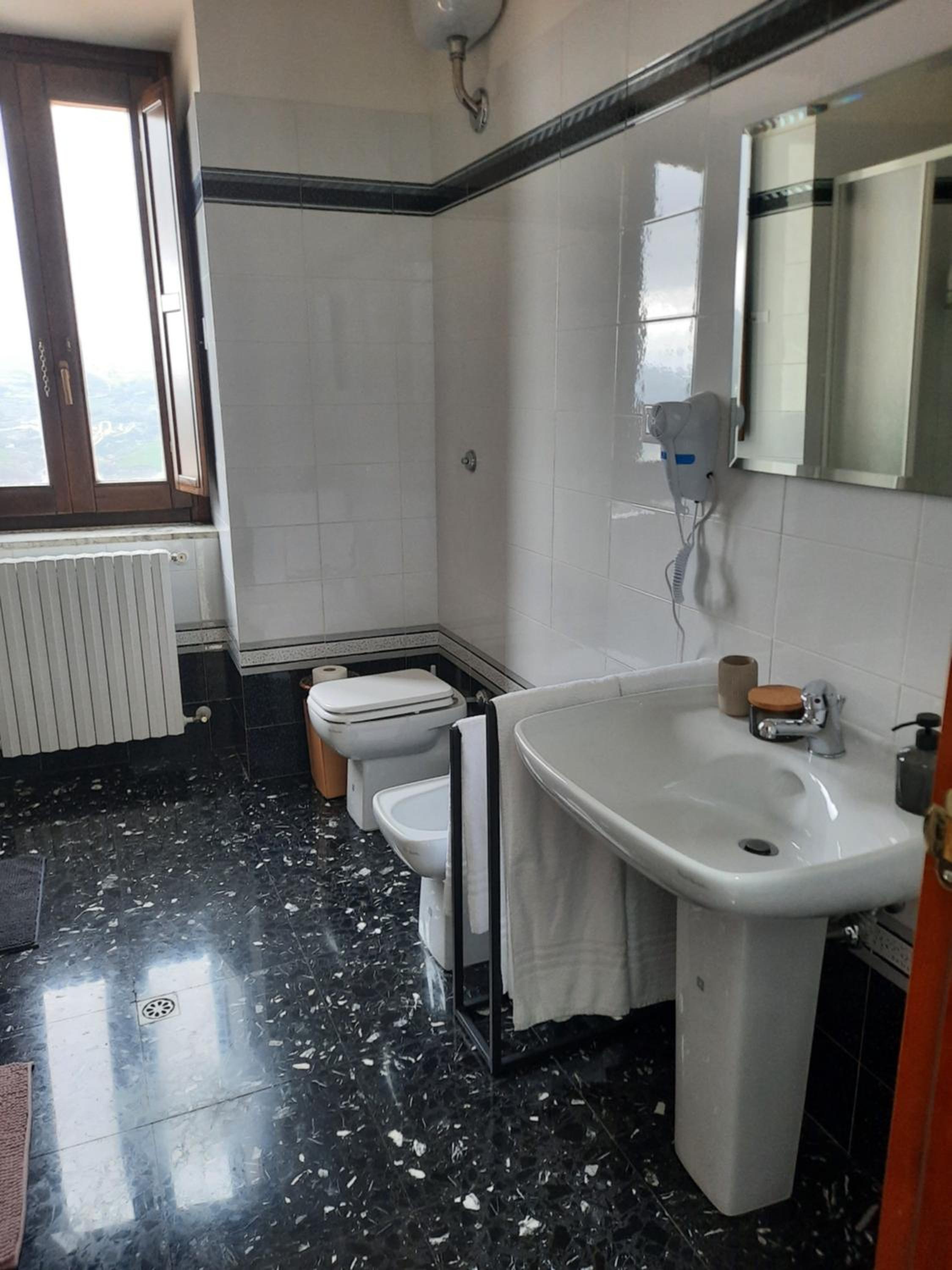 Double or Twin Room - Photo 7