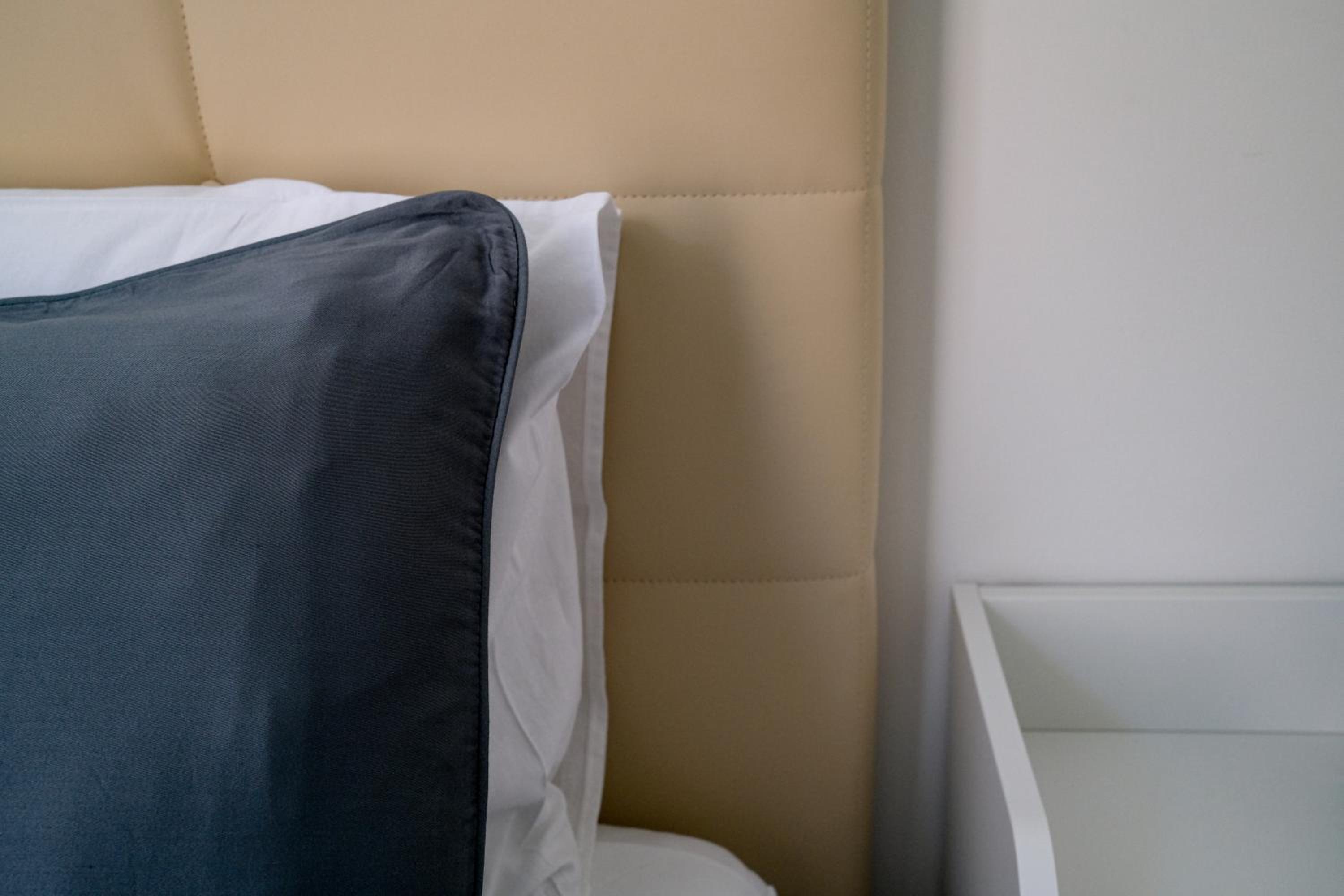 Double Room with Balcony - Photo 16