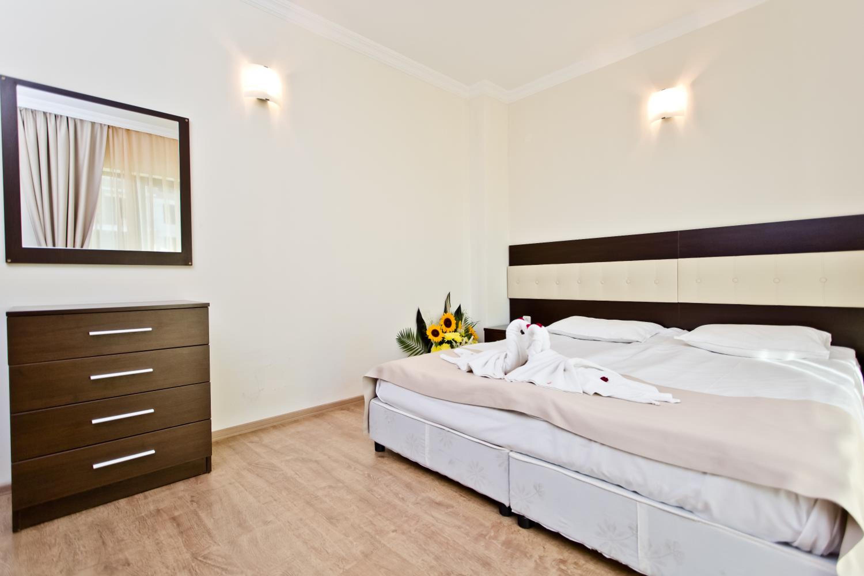 One-Bedroom Apartment with Balcony