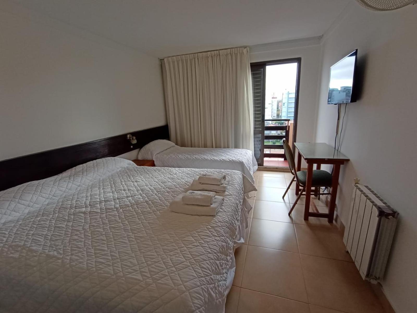 Triple Room with City View