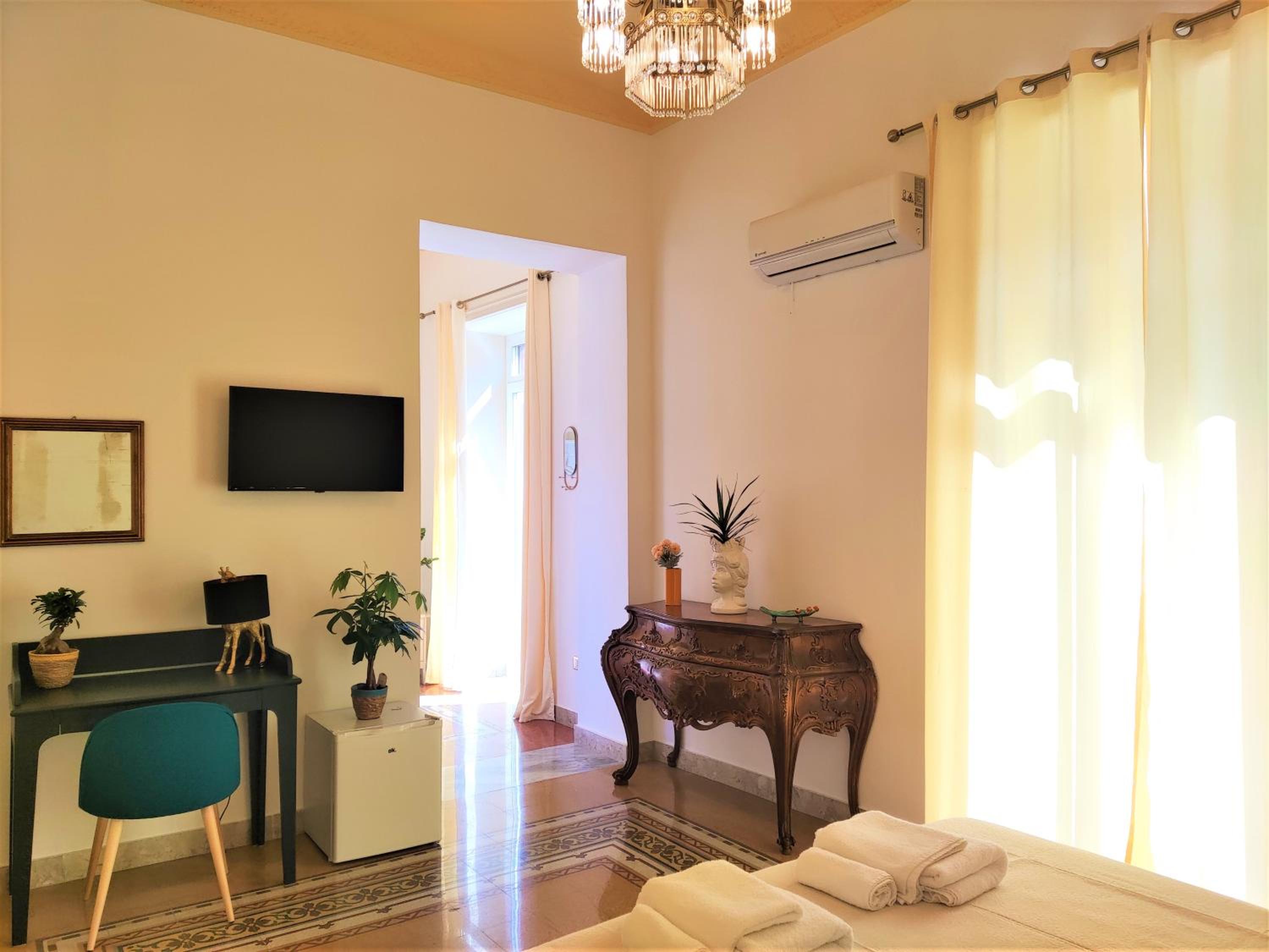 Deluxe Room - Photo 4