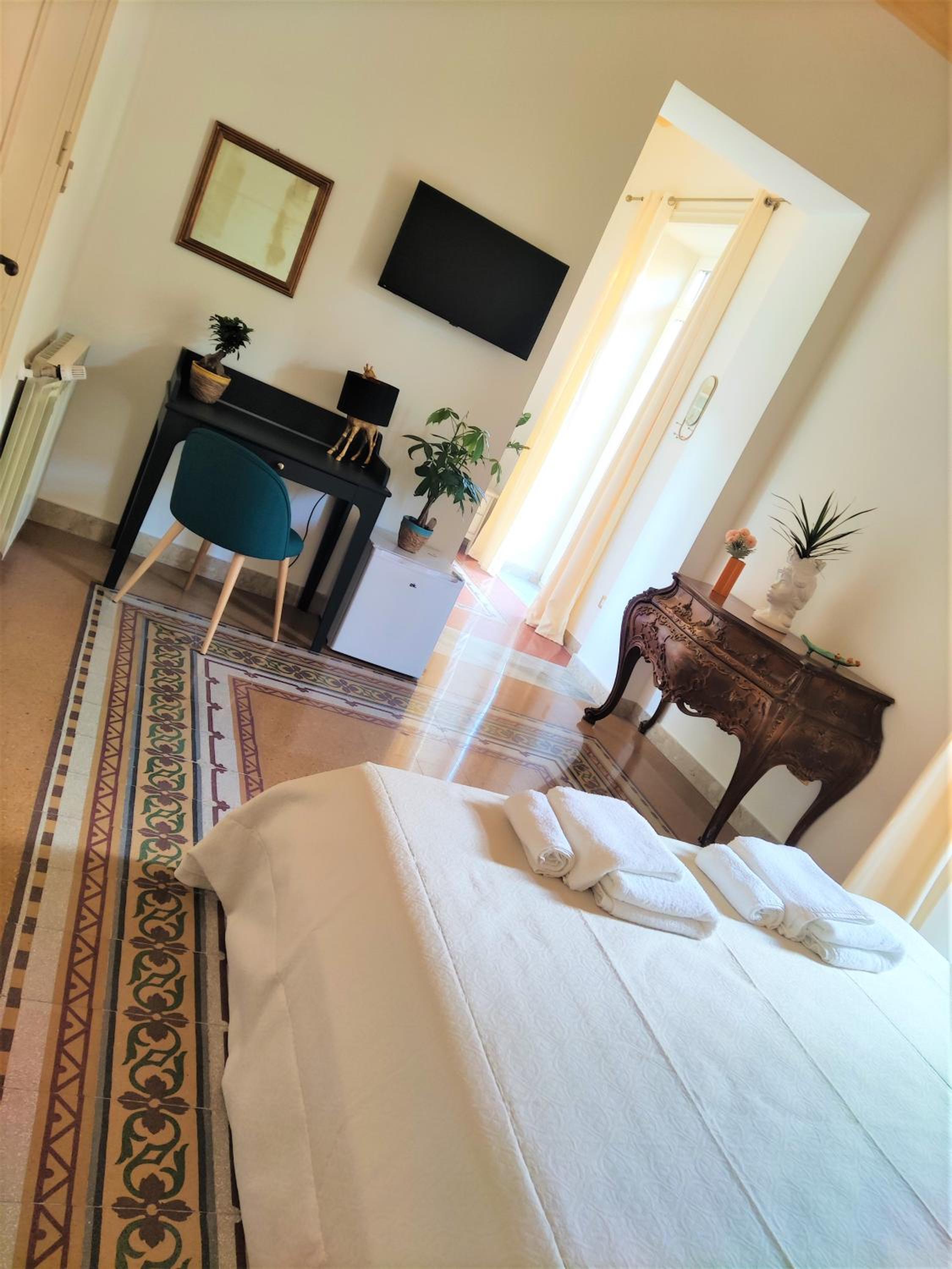 Deluxe Room - Photo 1