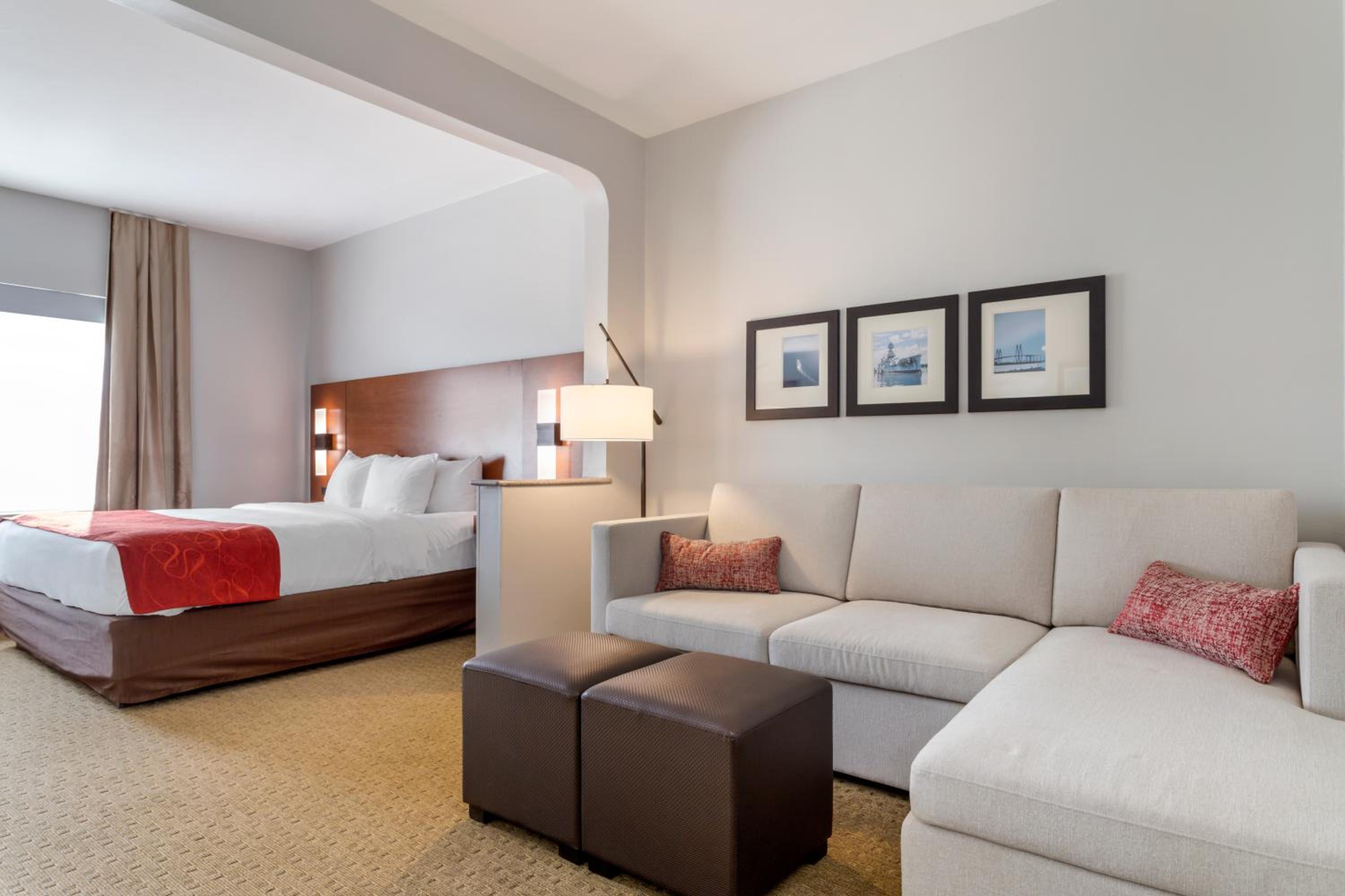 Suite with Sofa Bed - Non-Smoking photo 3