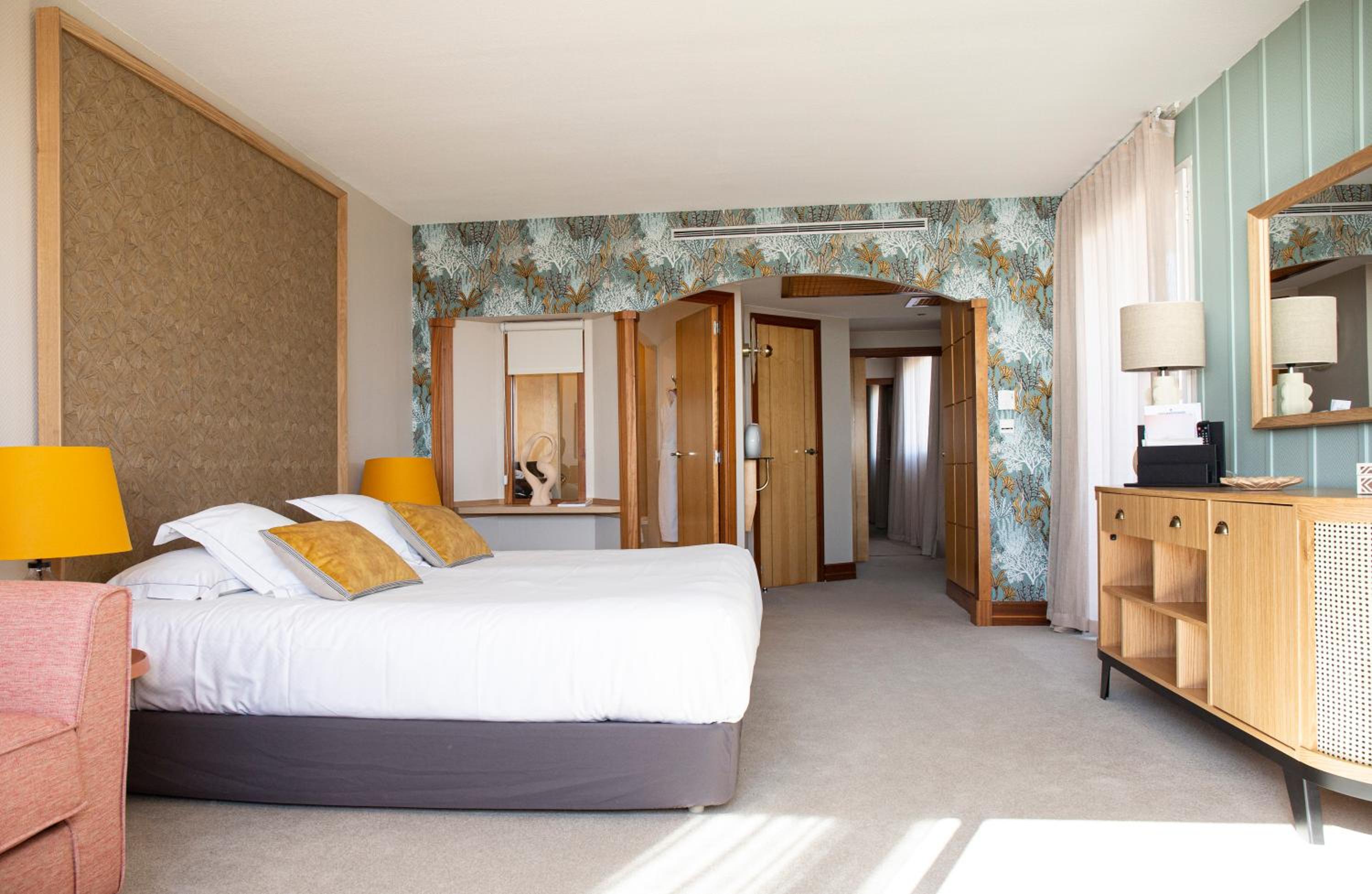 Suite with Sea View Complimentary Spa Access