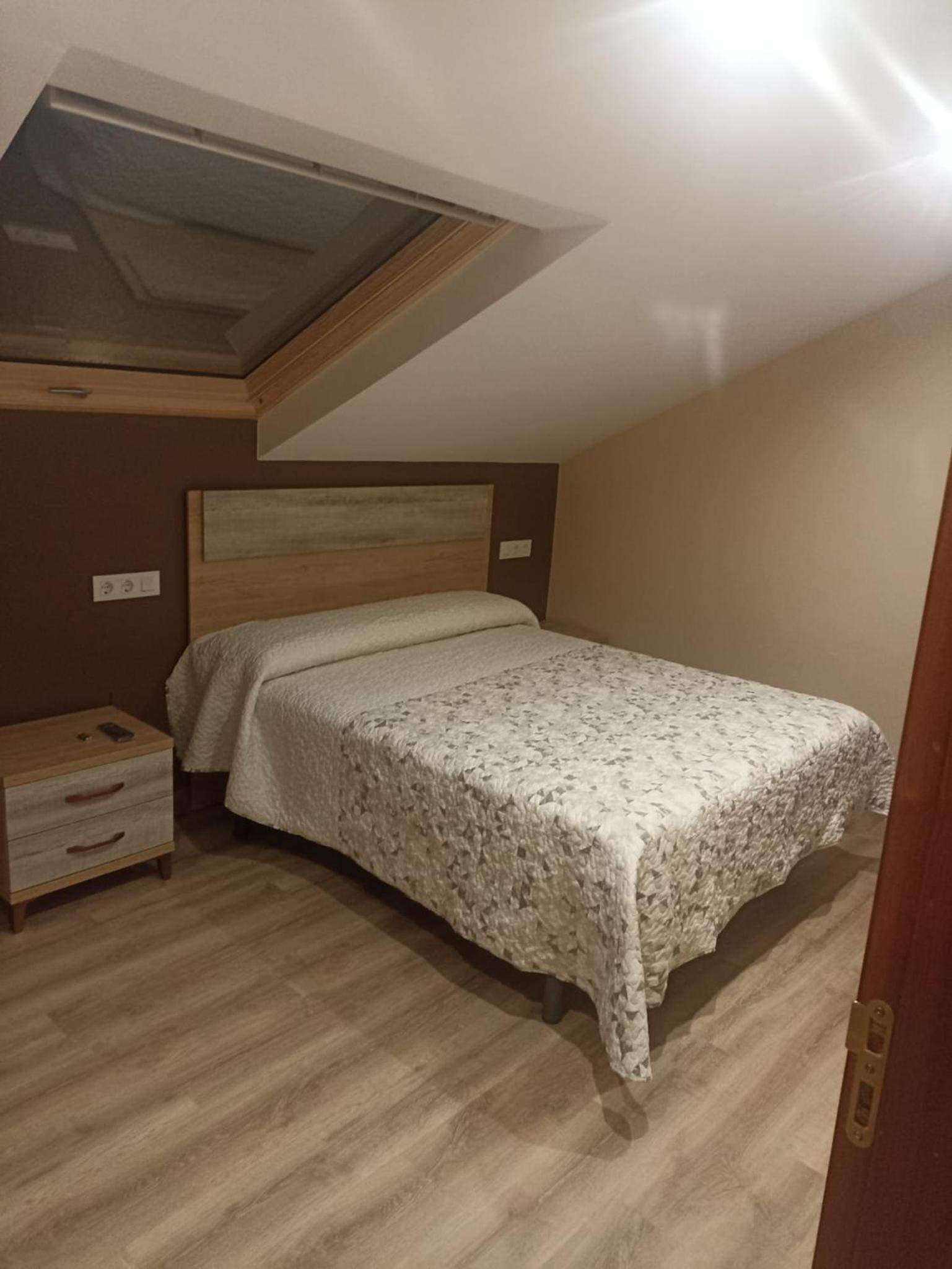 Double Room with Mountain View - Photo 3