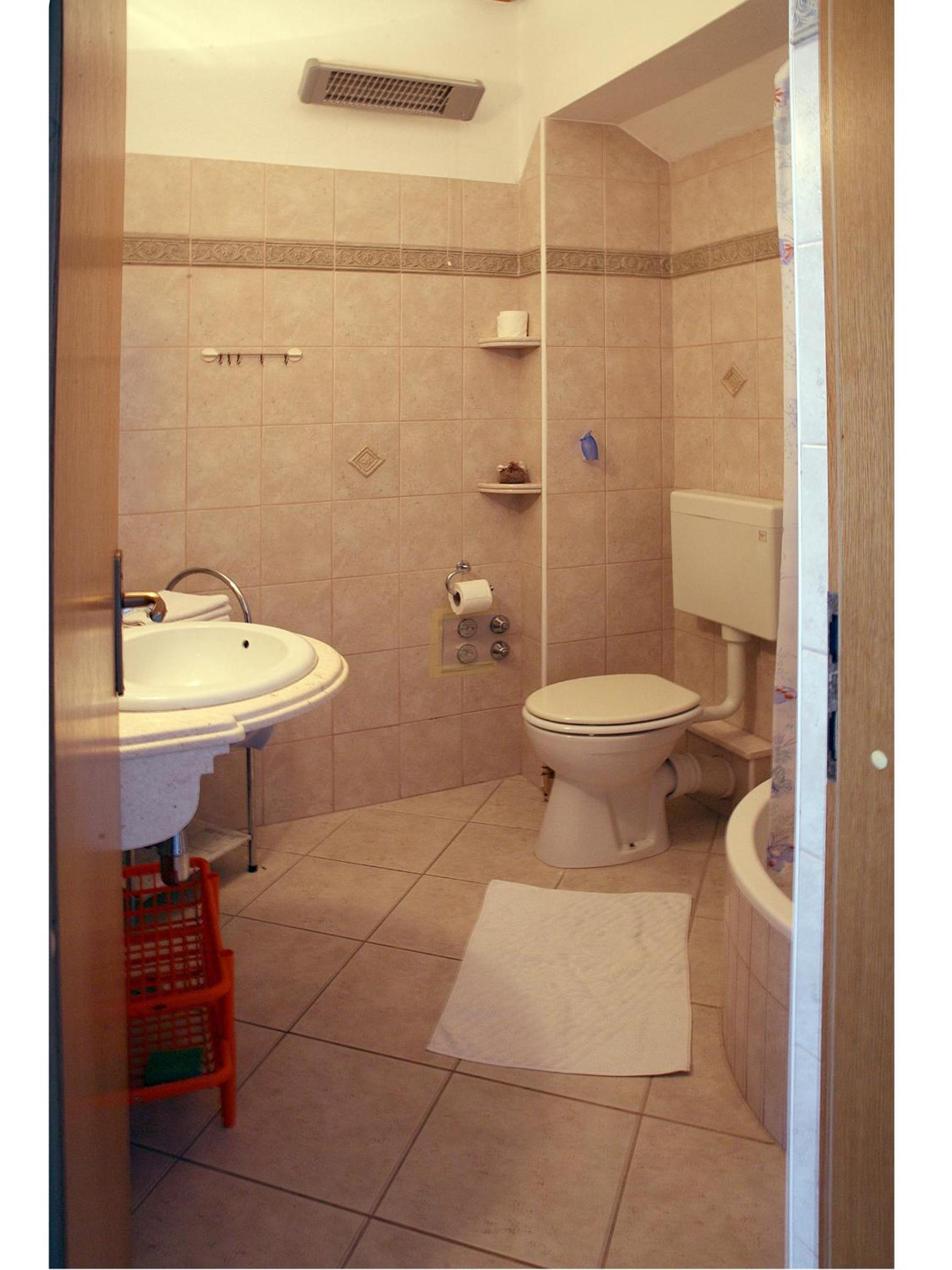 One-Bedroom Apartment with Sea View (5 Adults) - Photo 2