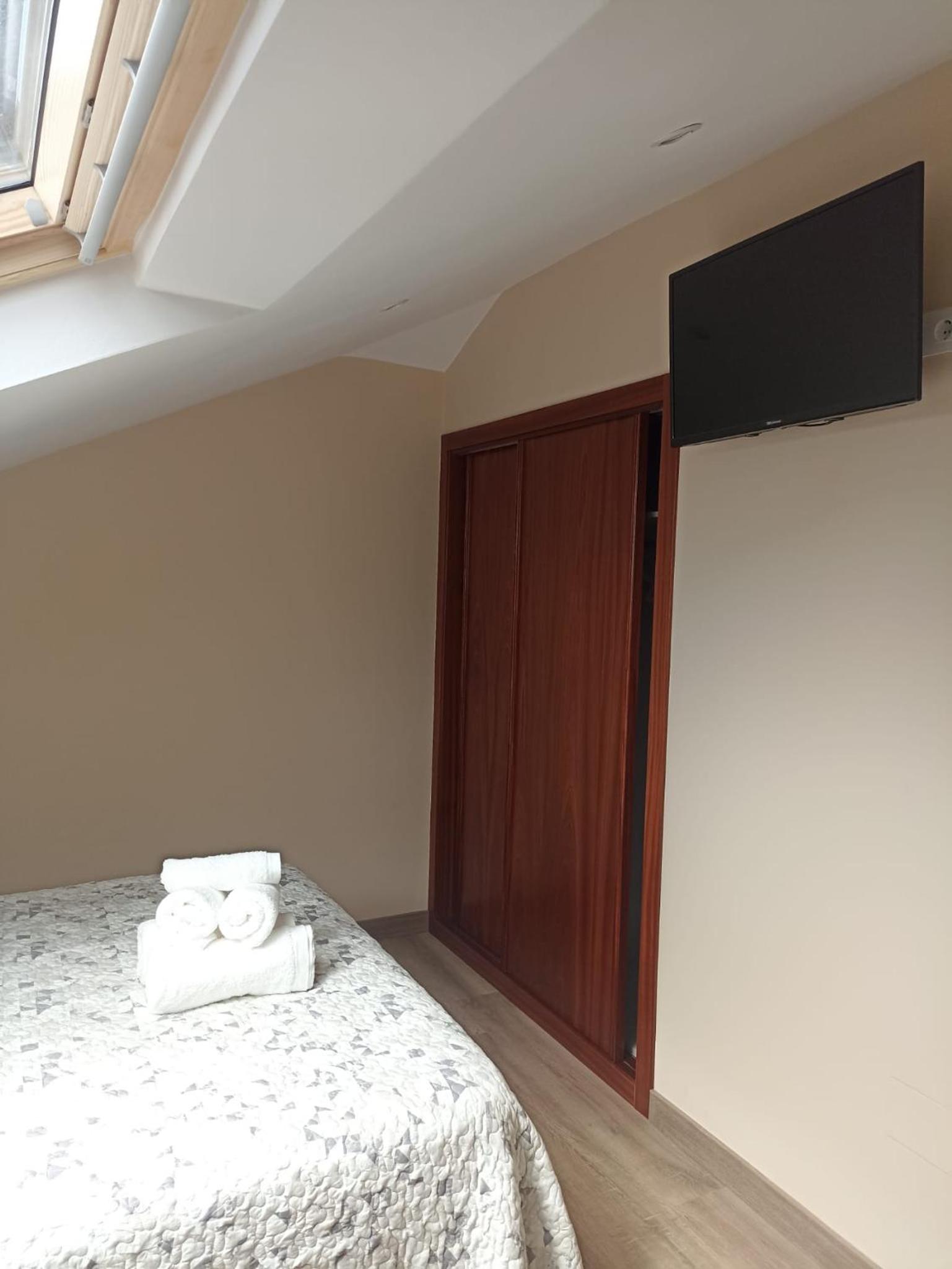 Double Room with Mountain View - Photo 4