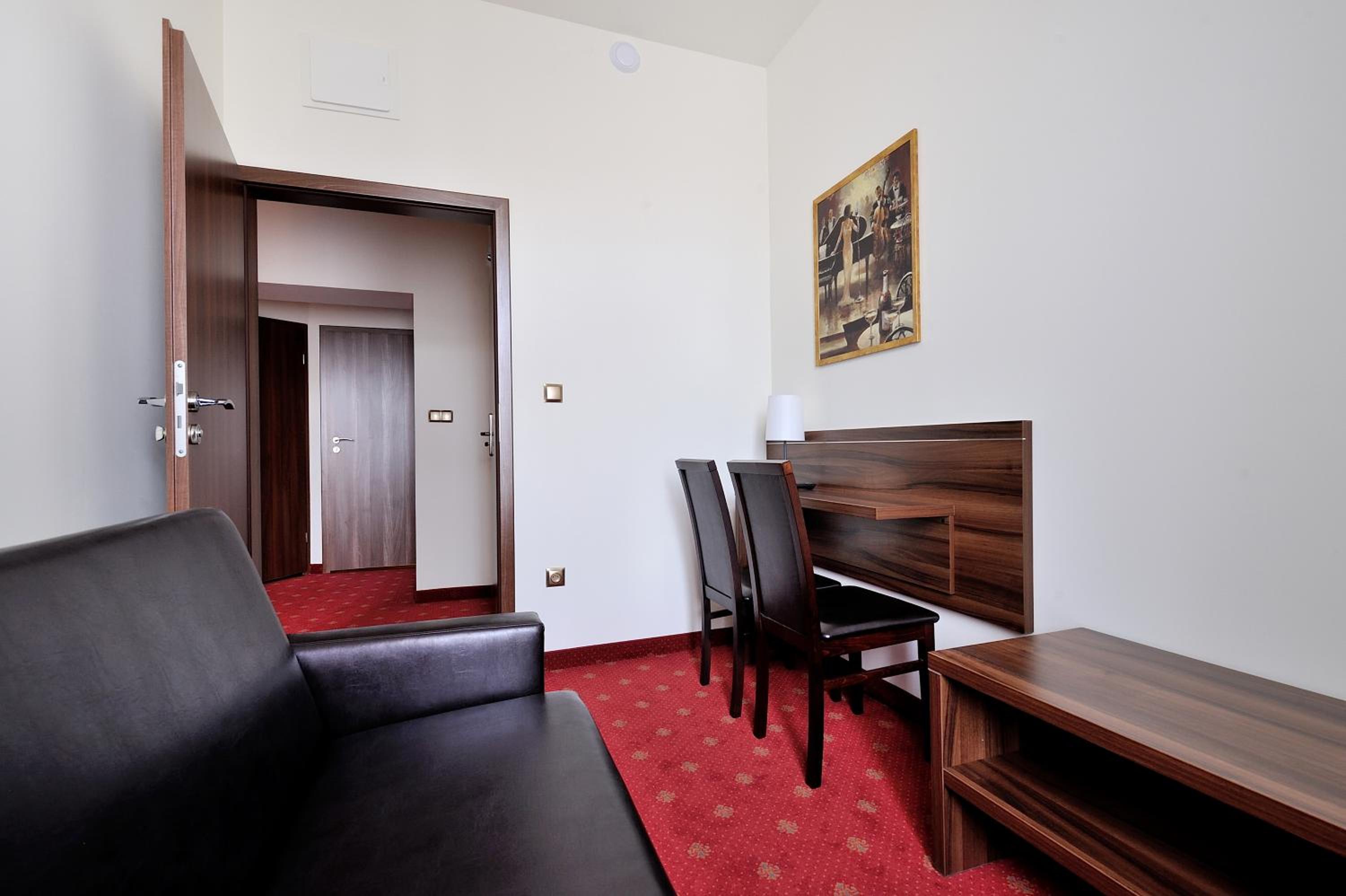 Standard Plus Twin Room photo 2
