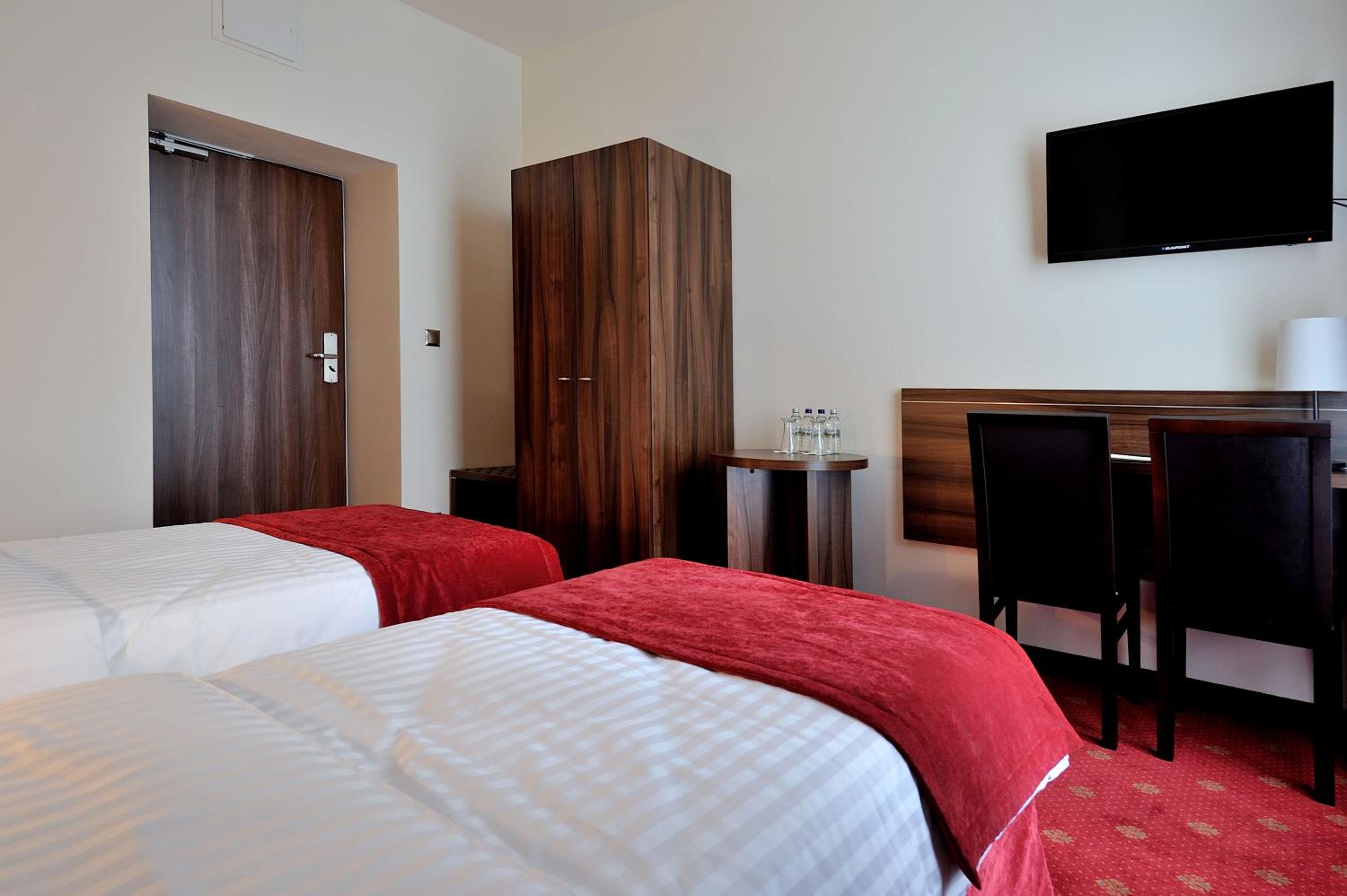 Standard Twin Room photo 3