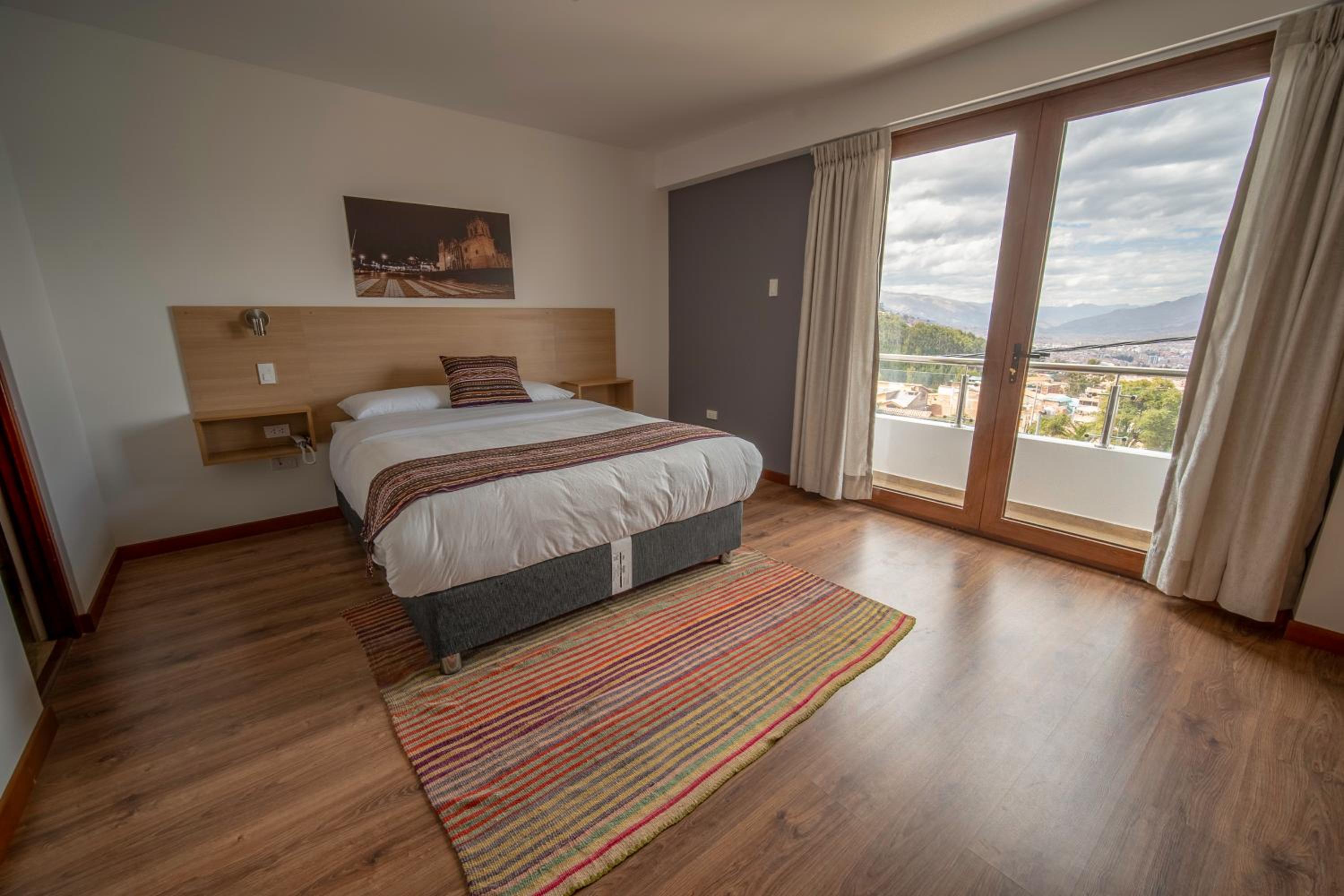 Deluxe King Room photo 3