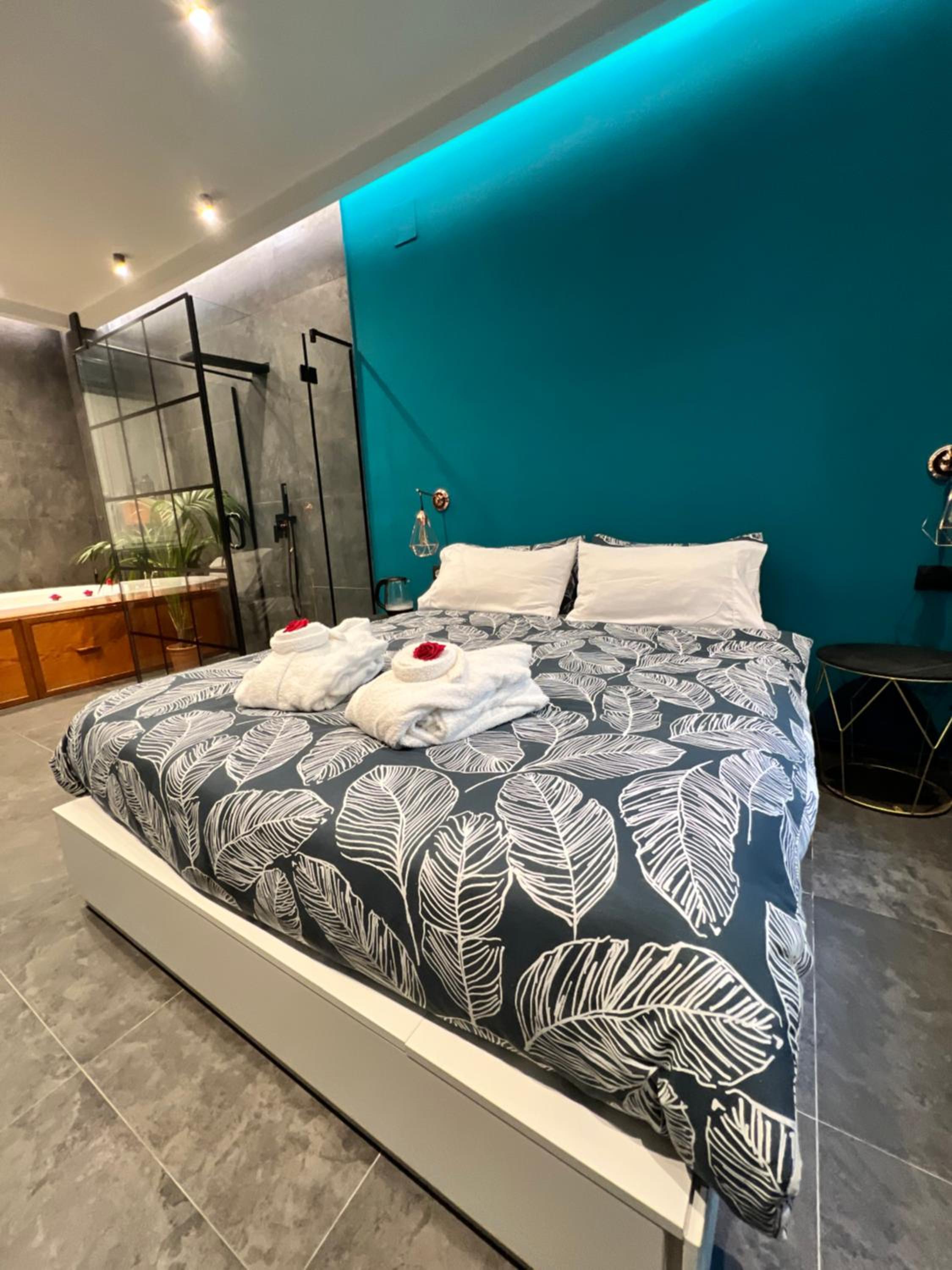 Queen Room with Spa Bath