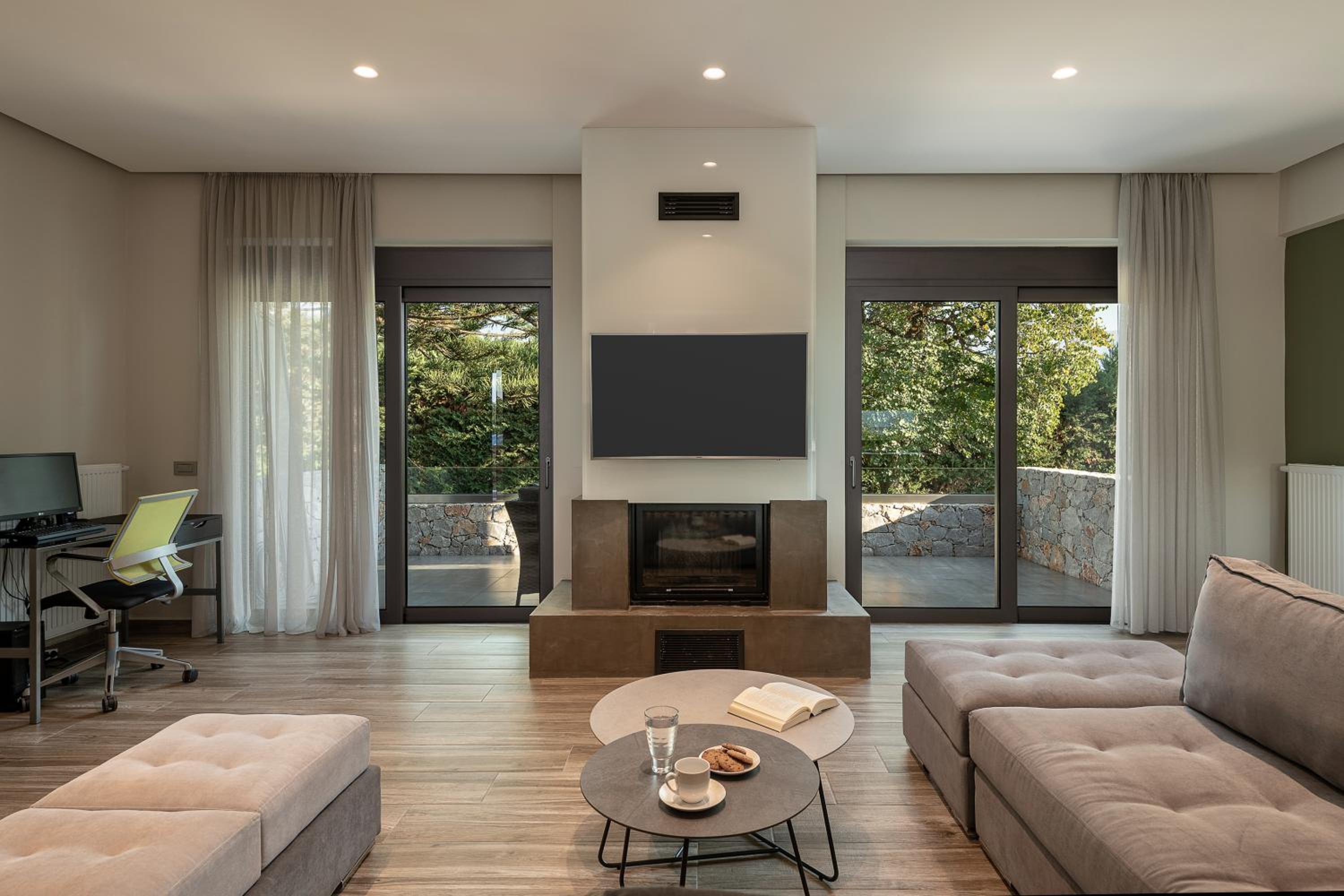 Three-Bedroom Villa photo 3