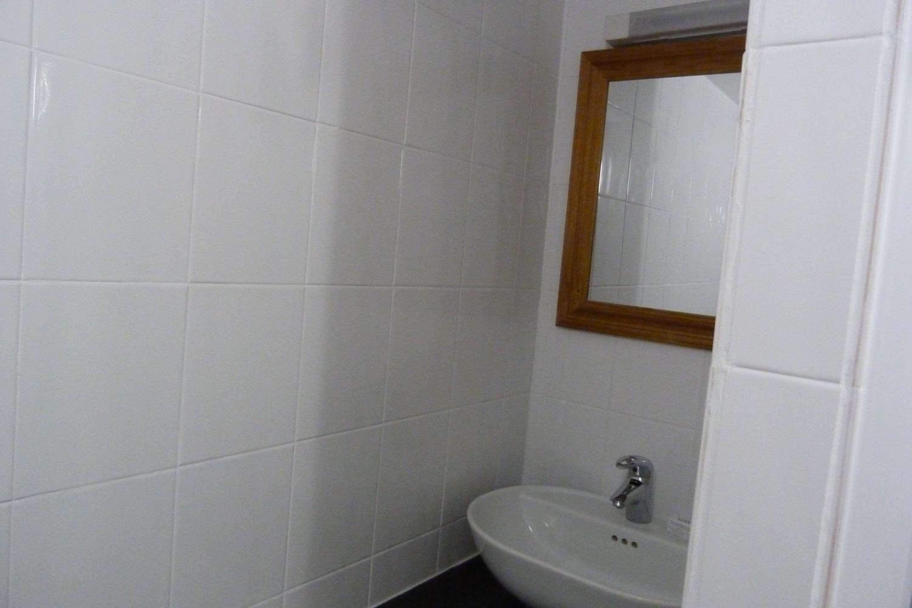 Double Room - Photo 7