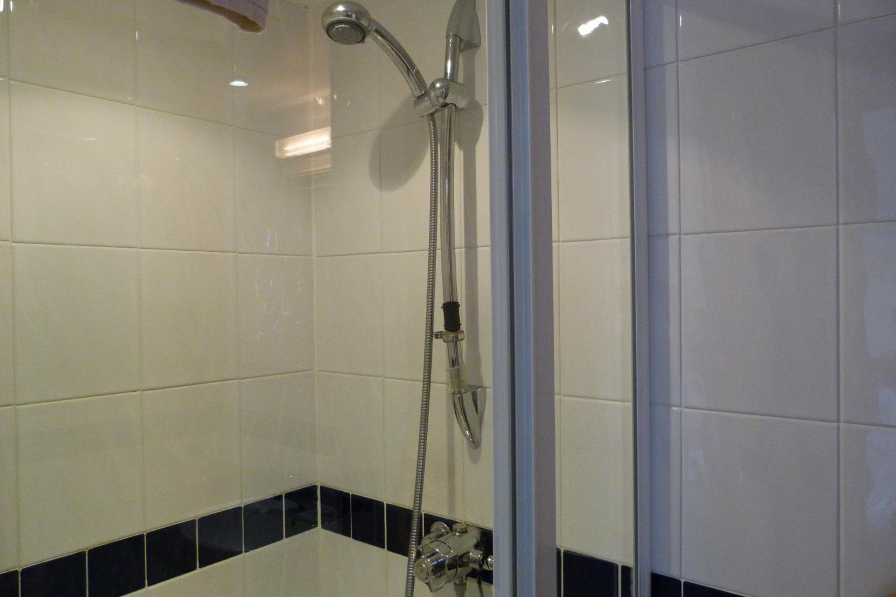 Double Room - Photo 5