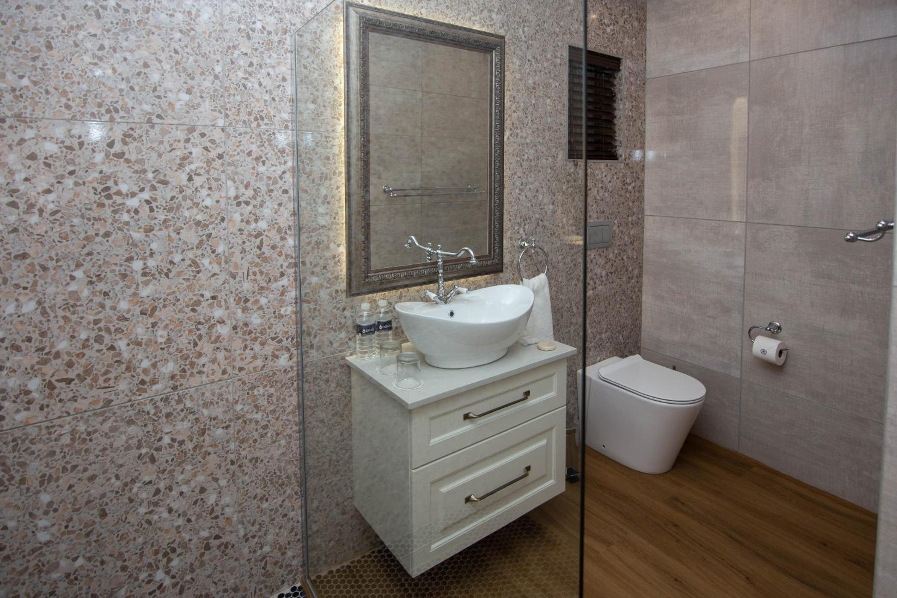 Standard Double Room - Photo 4