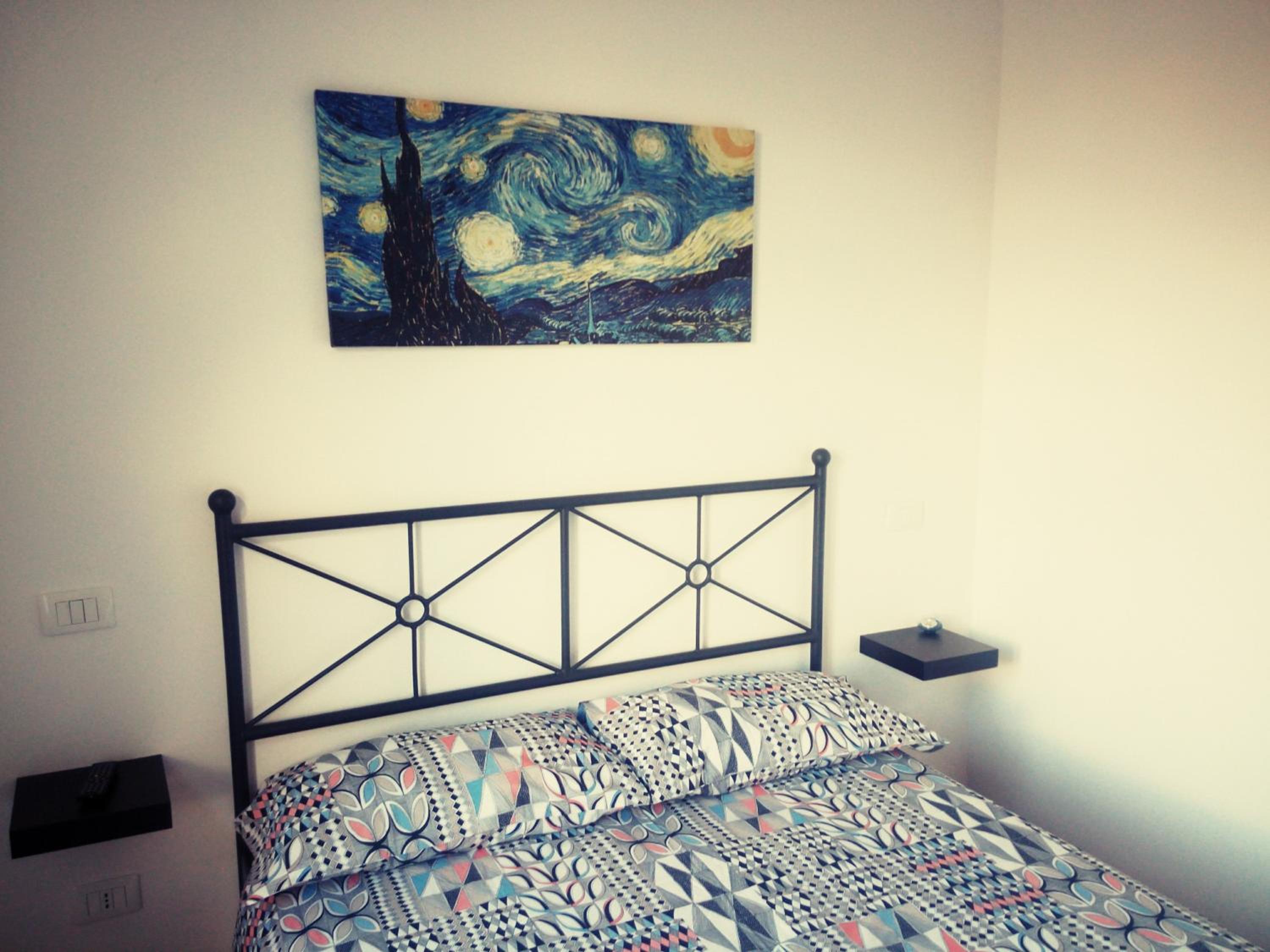 Double Room - Photo 16
