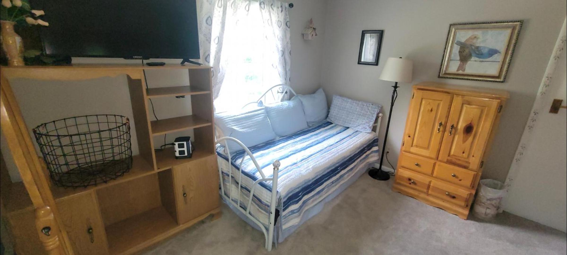 Double Room with Shared Bathroom photo 3