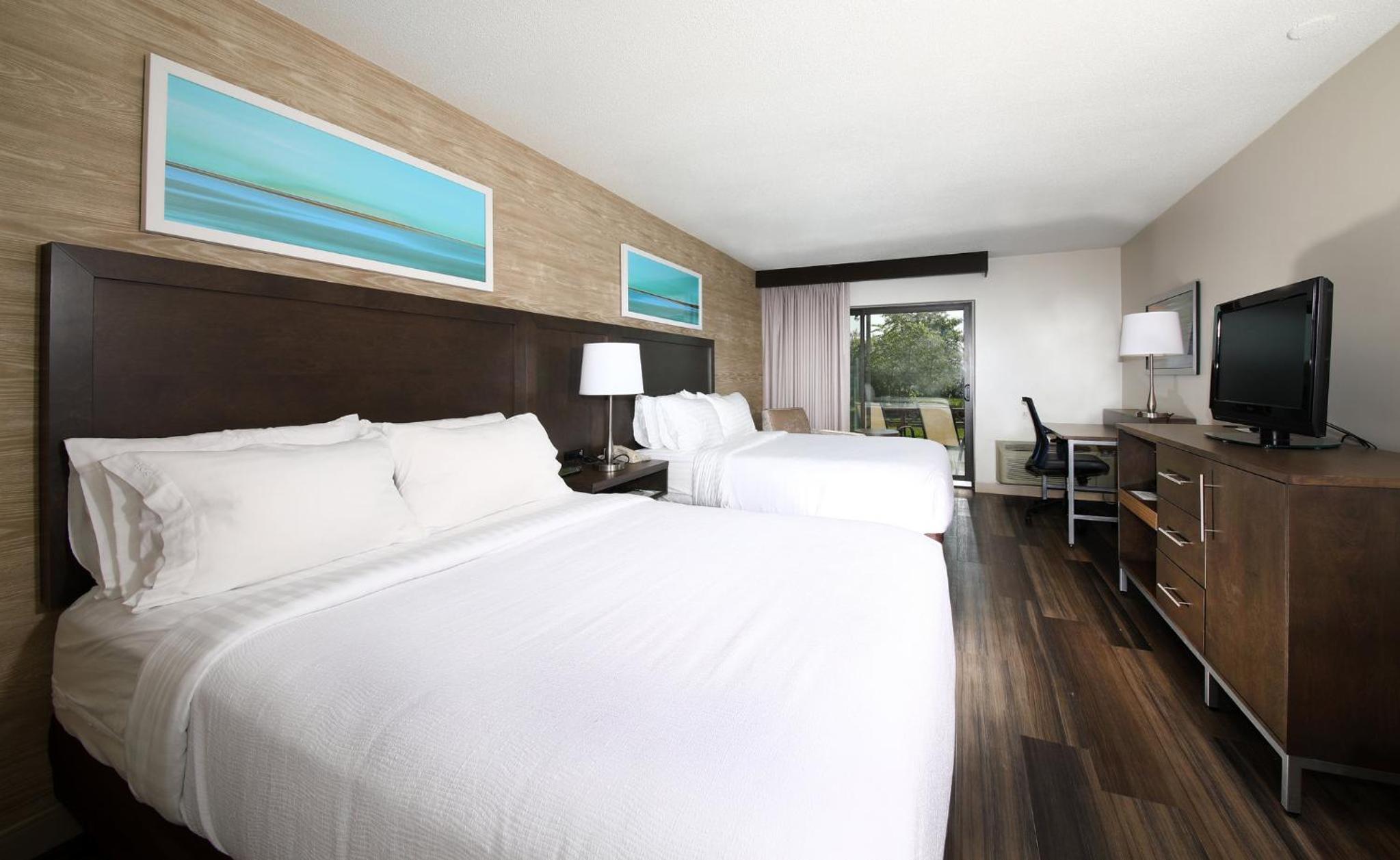 Standard Queen Room with River View photo 2