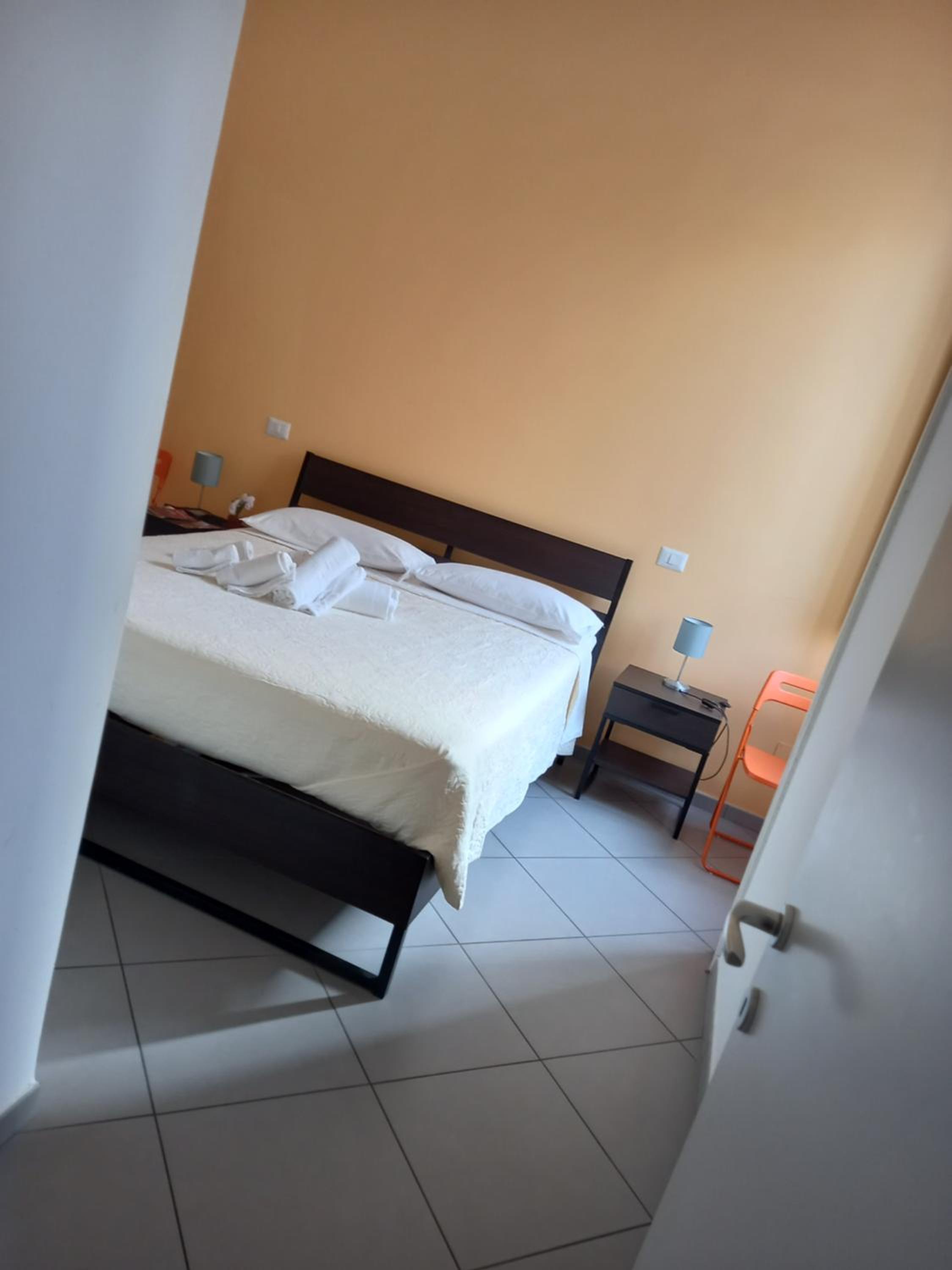 Double Room with Private Bathroom - Photo 17