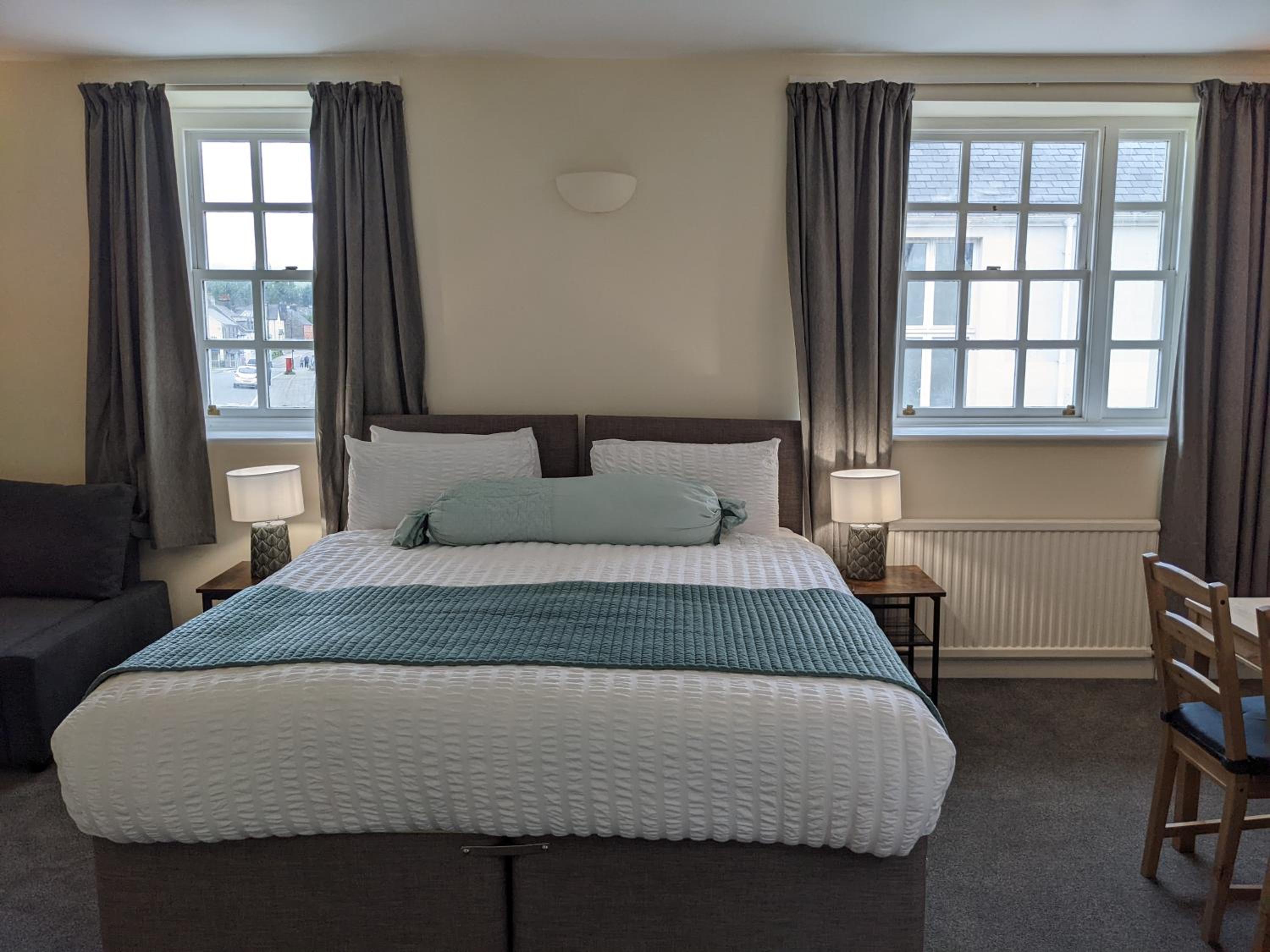 Superior King Suite - Photo 10
