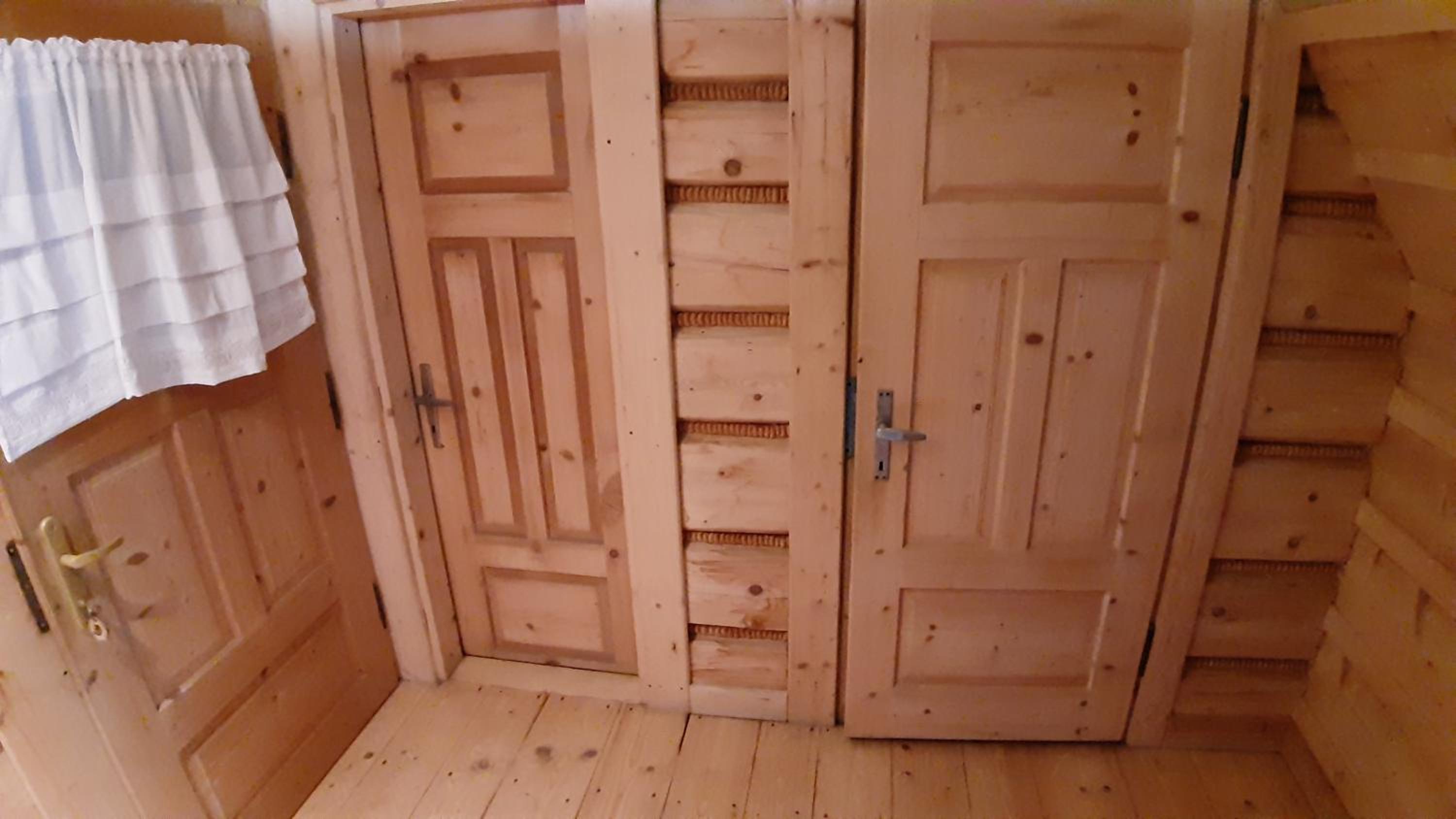 Quadruple Room with Private Bathroom photo 3