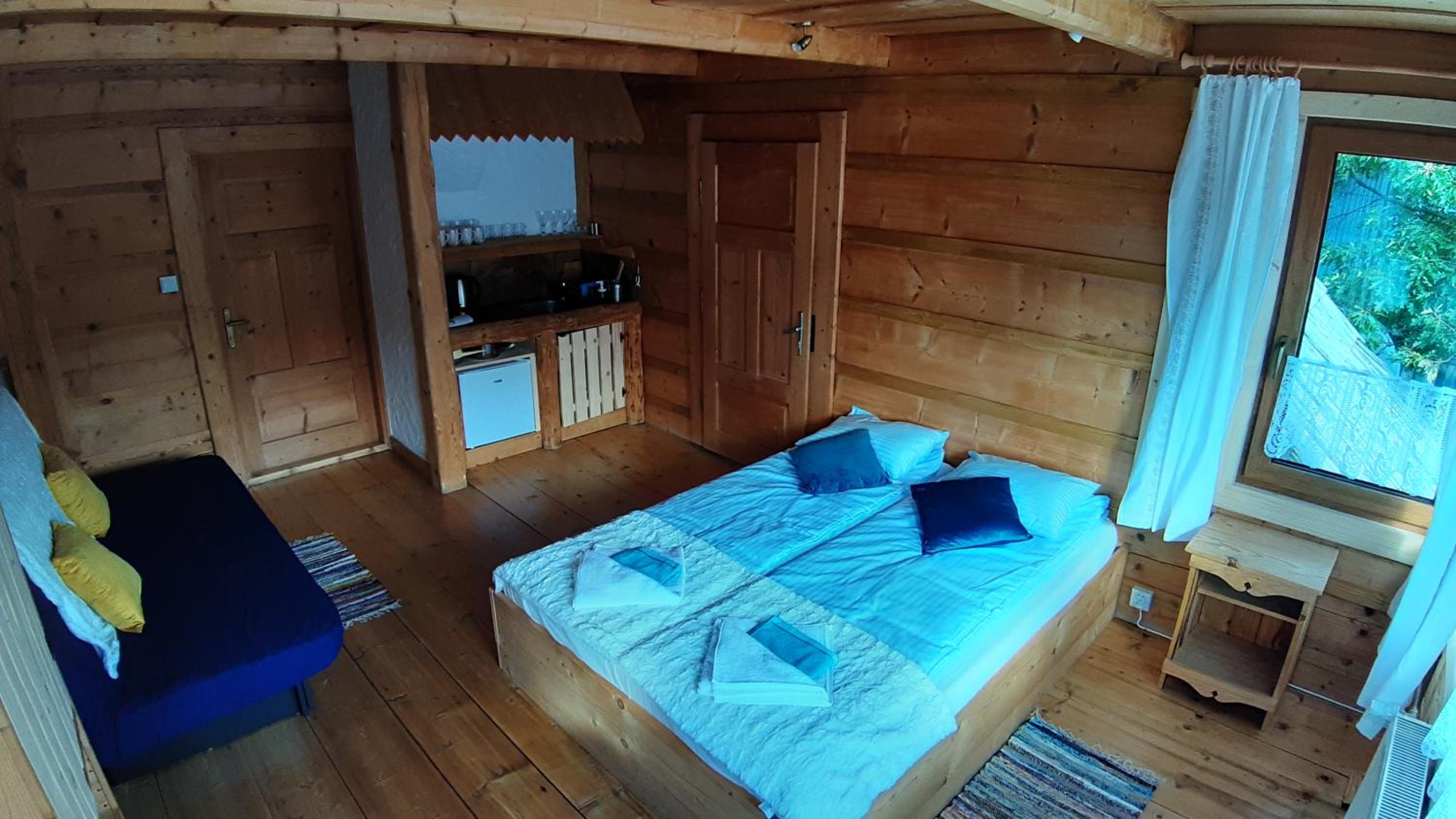 Quadruple Room with Private Bathroom photo 1