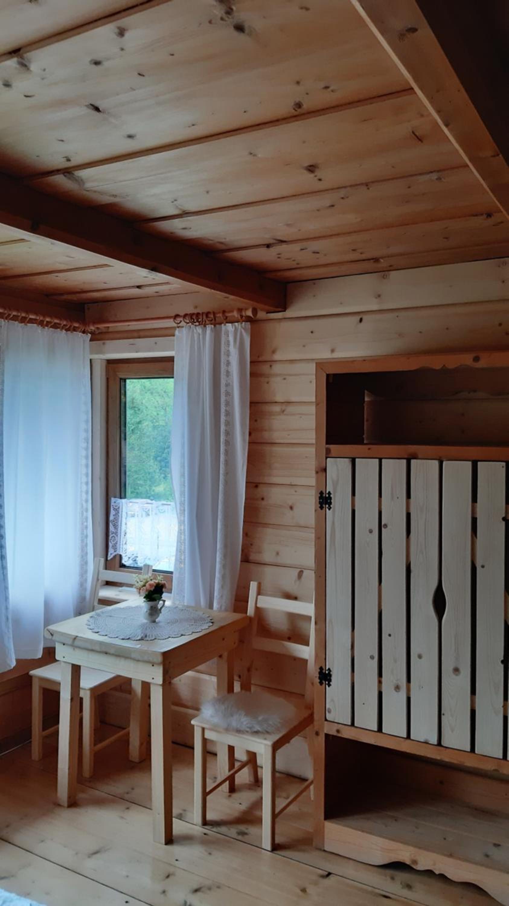 Quadruple Room with Private Bathroom photo 3