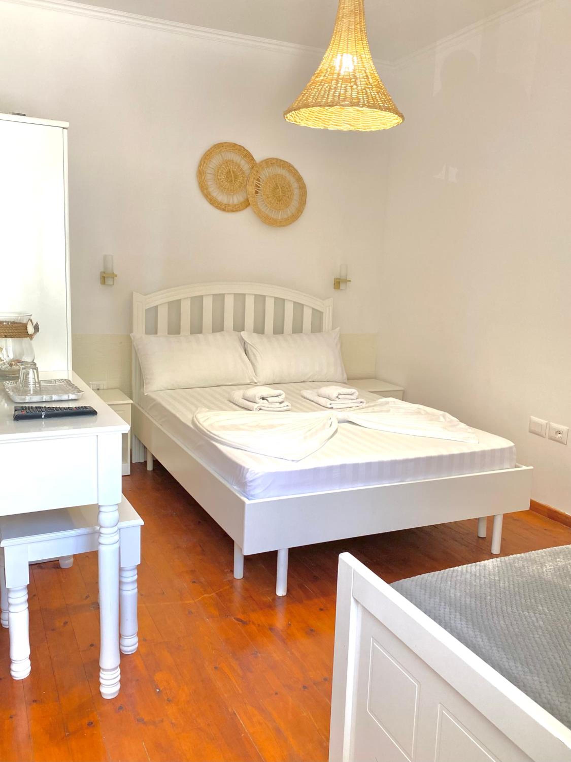 Economy Triple Room