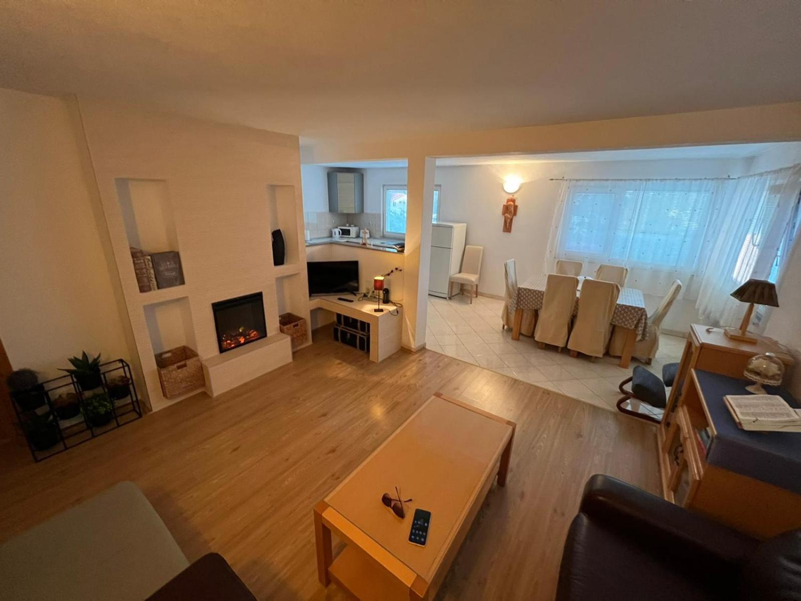 Three-Bedroom Apartment photo 1