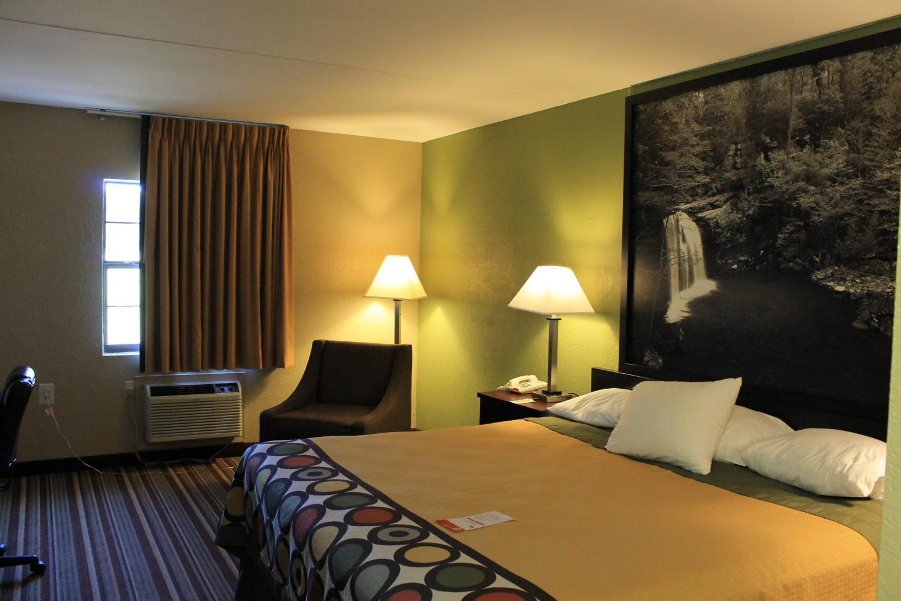 King Room - Mobility Access/Non-Smoking - Photo 4